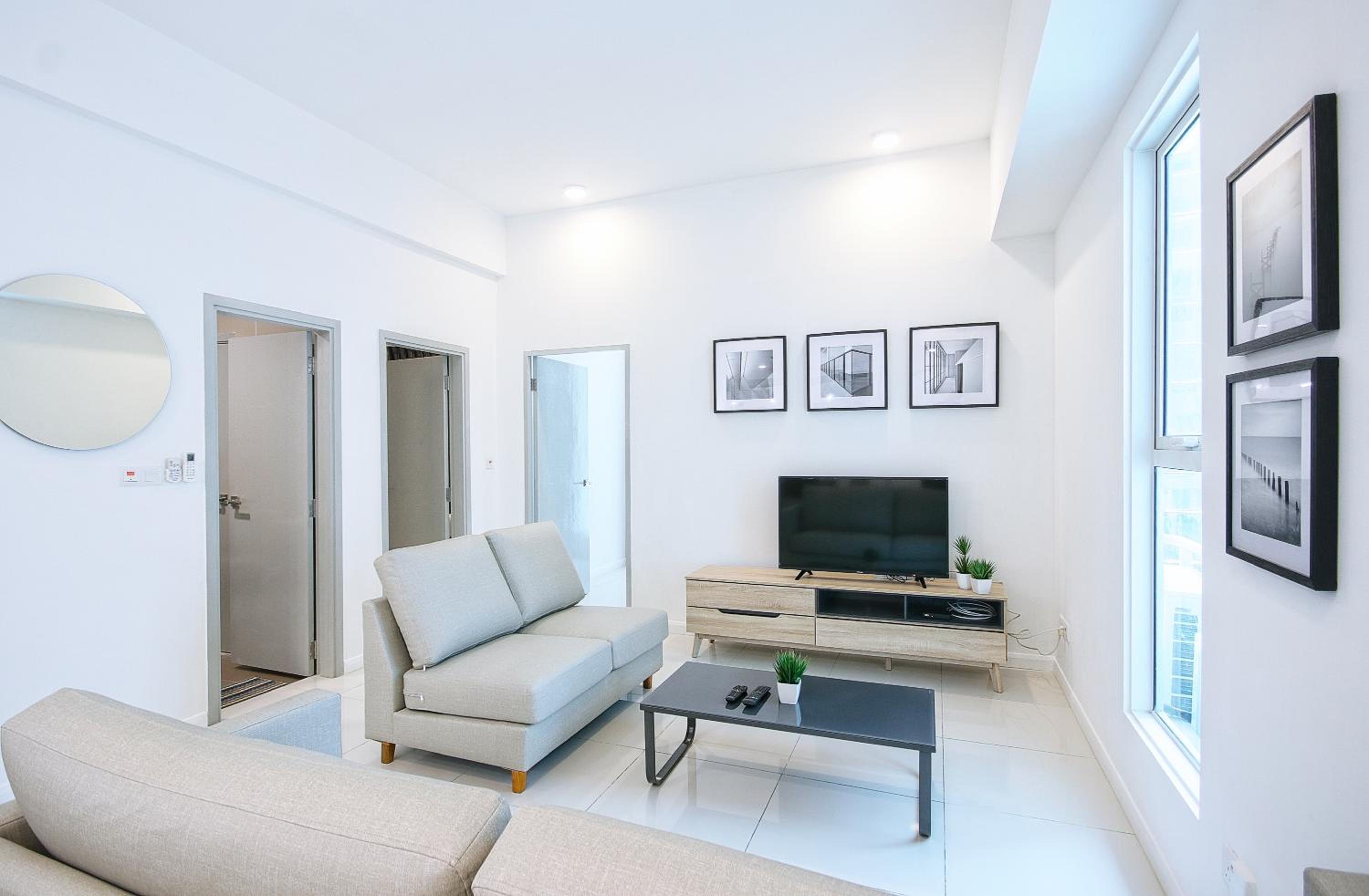 Three-Bedroom Apartment photo 2
