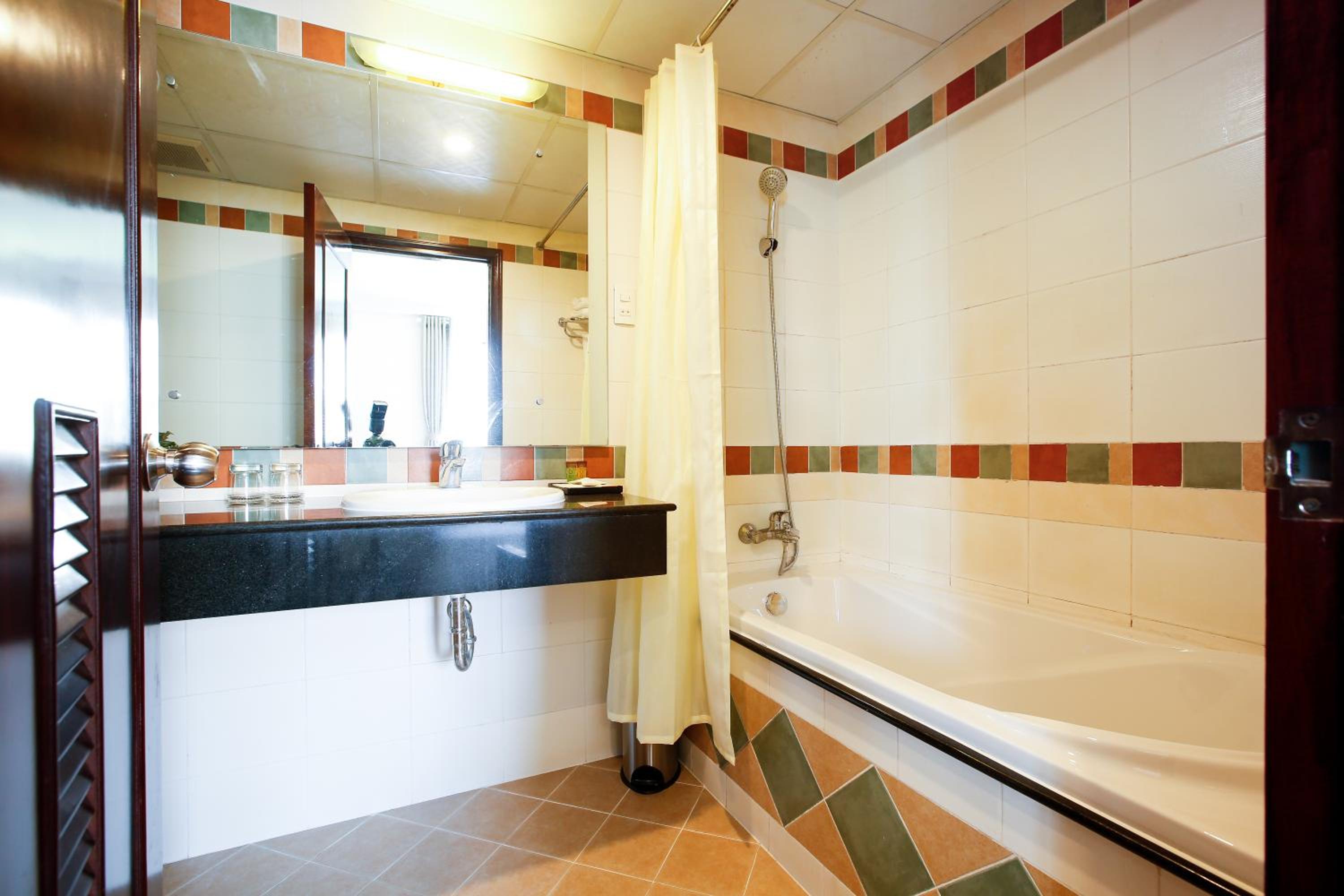 Superior Double Room No Window photo 3