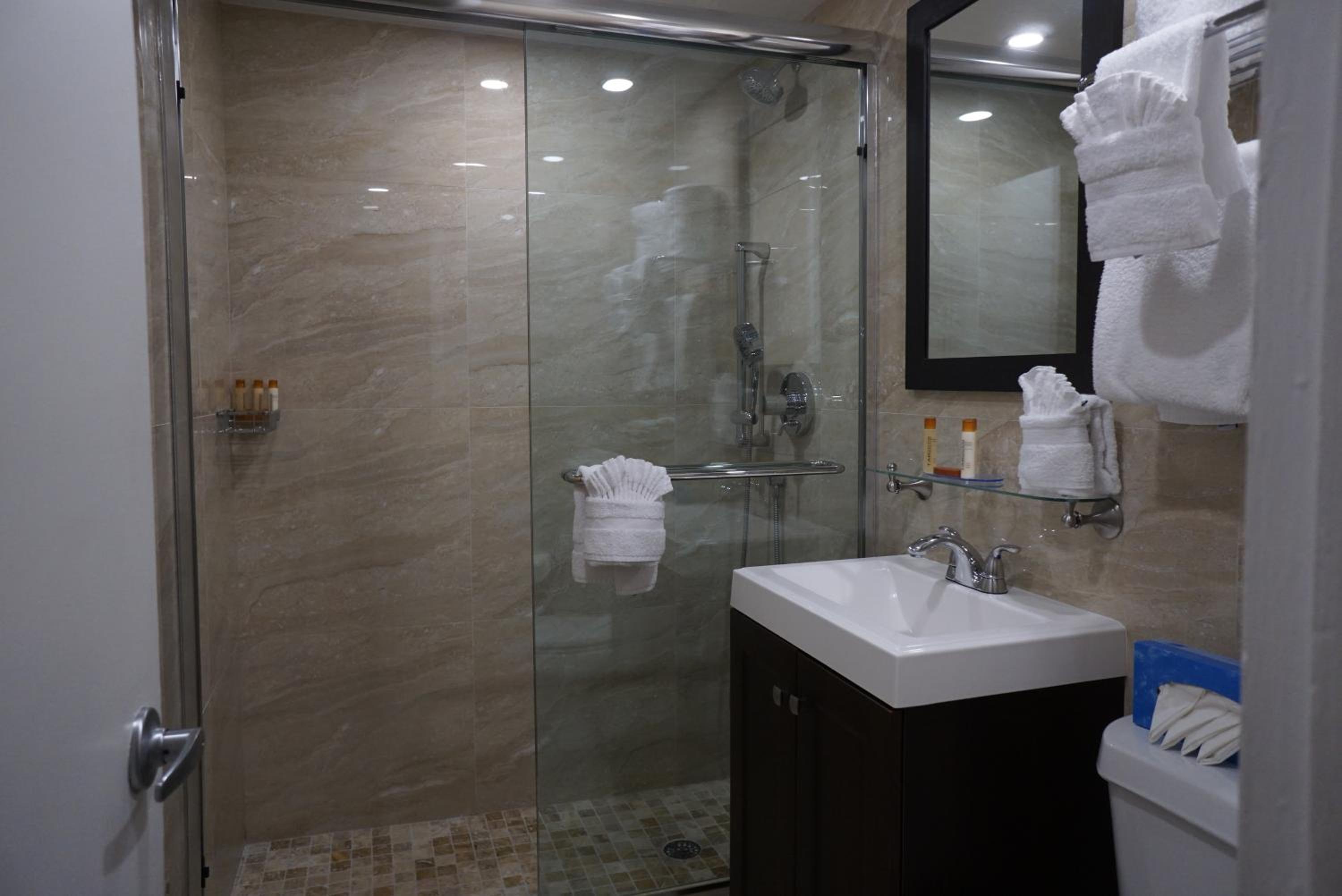 Standard Double Room - Photo 3