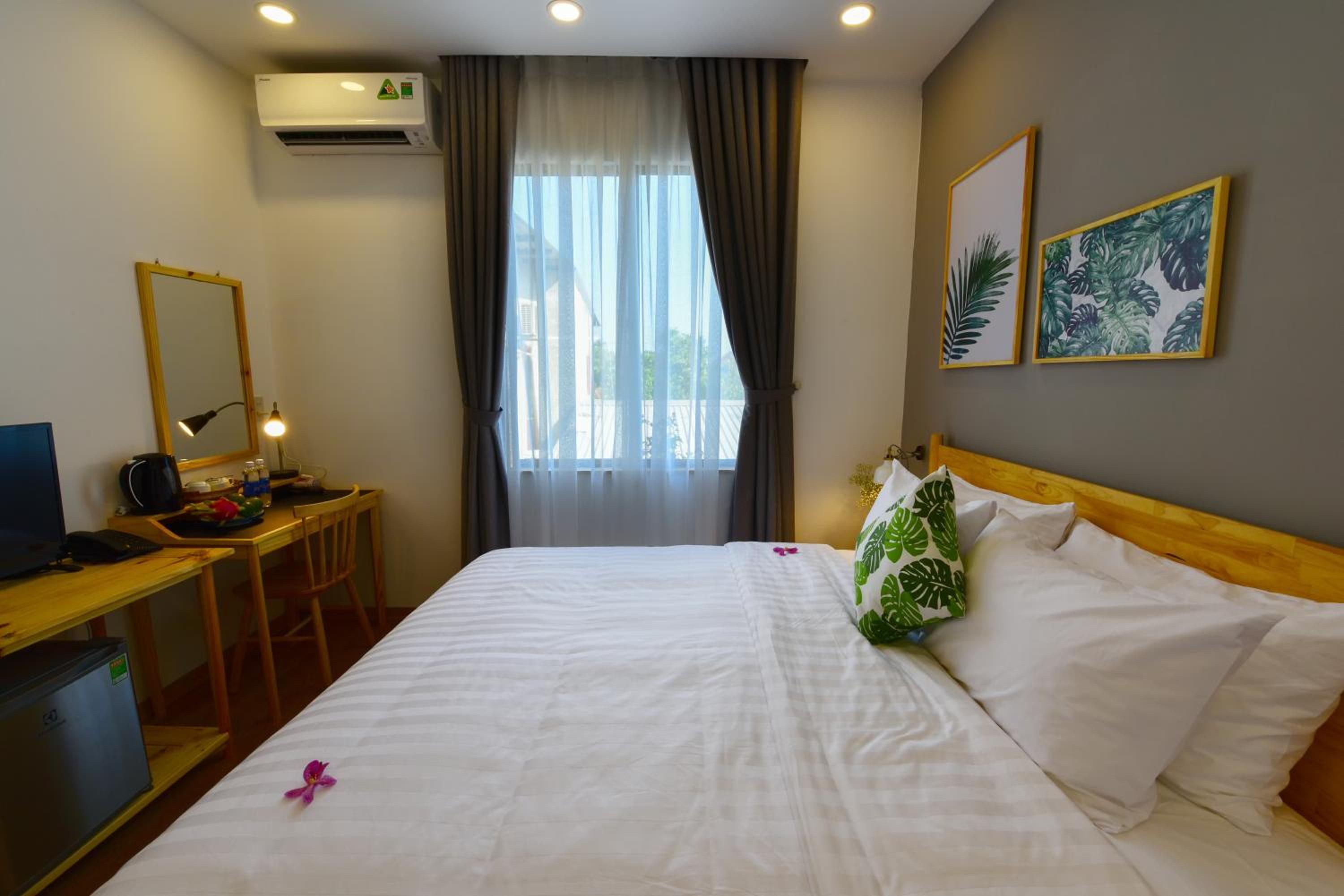 Deluxe Room - Photo 2
