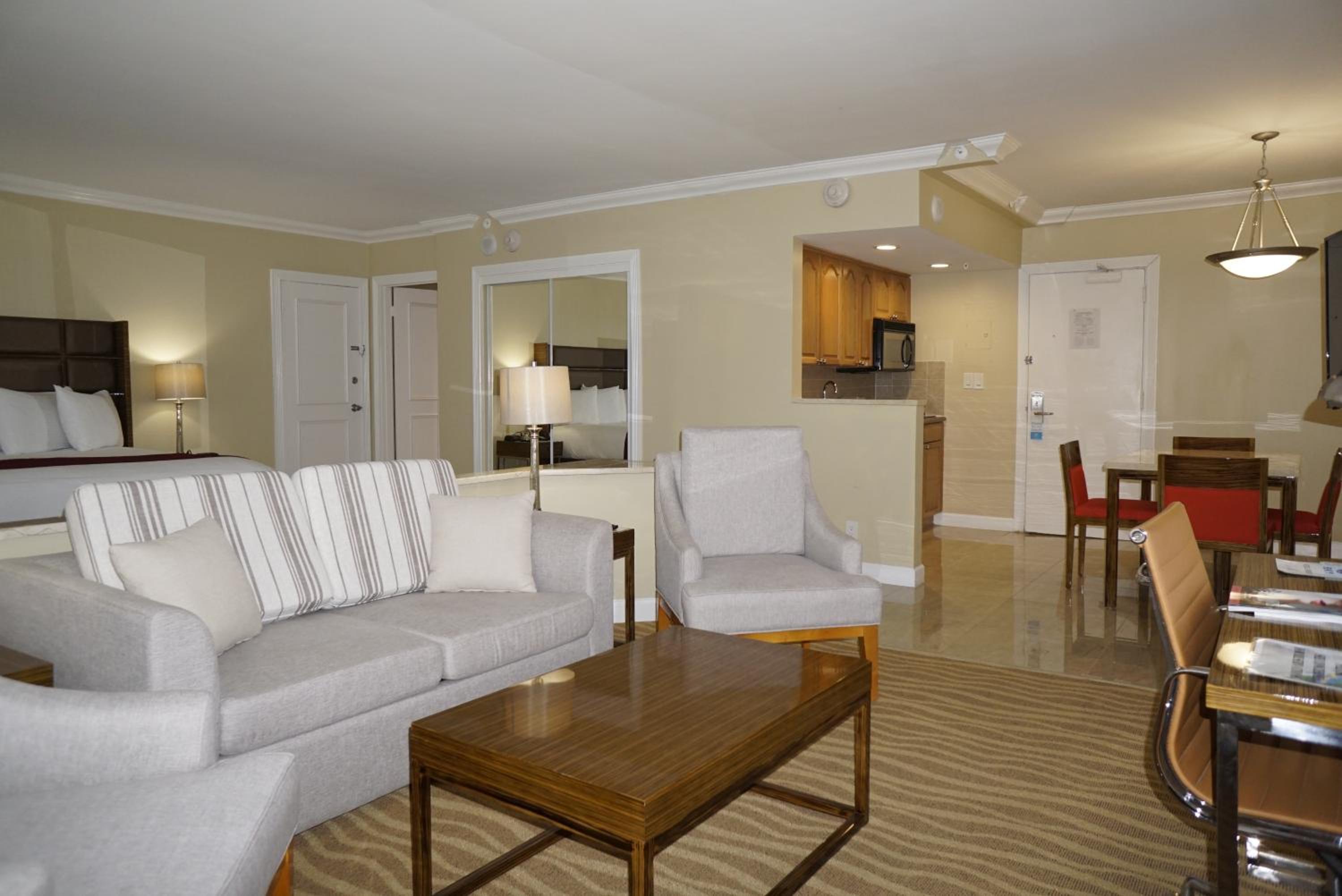 King Suite with Ocean View - Photo 2