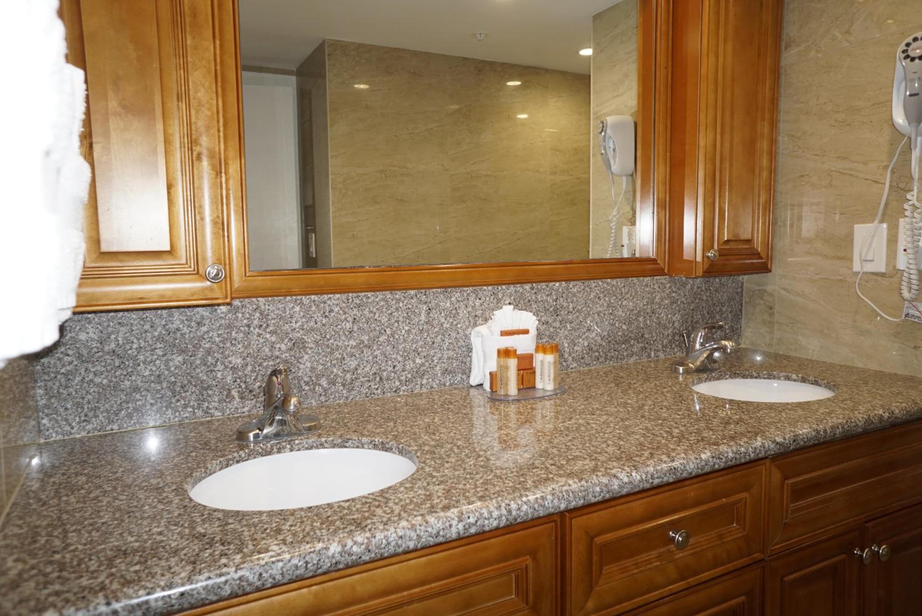 King Suite with Ocean View - Photo 8