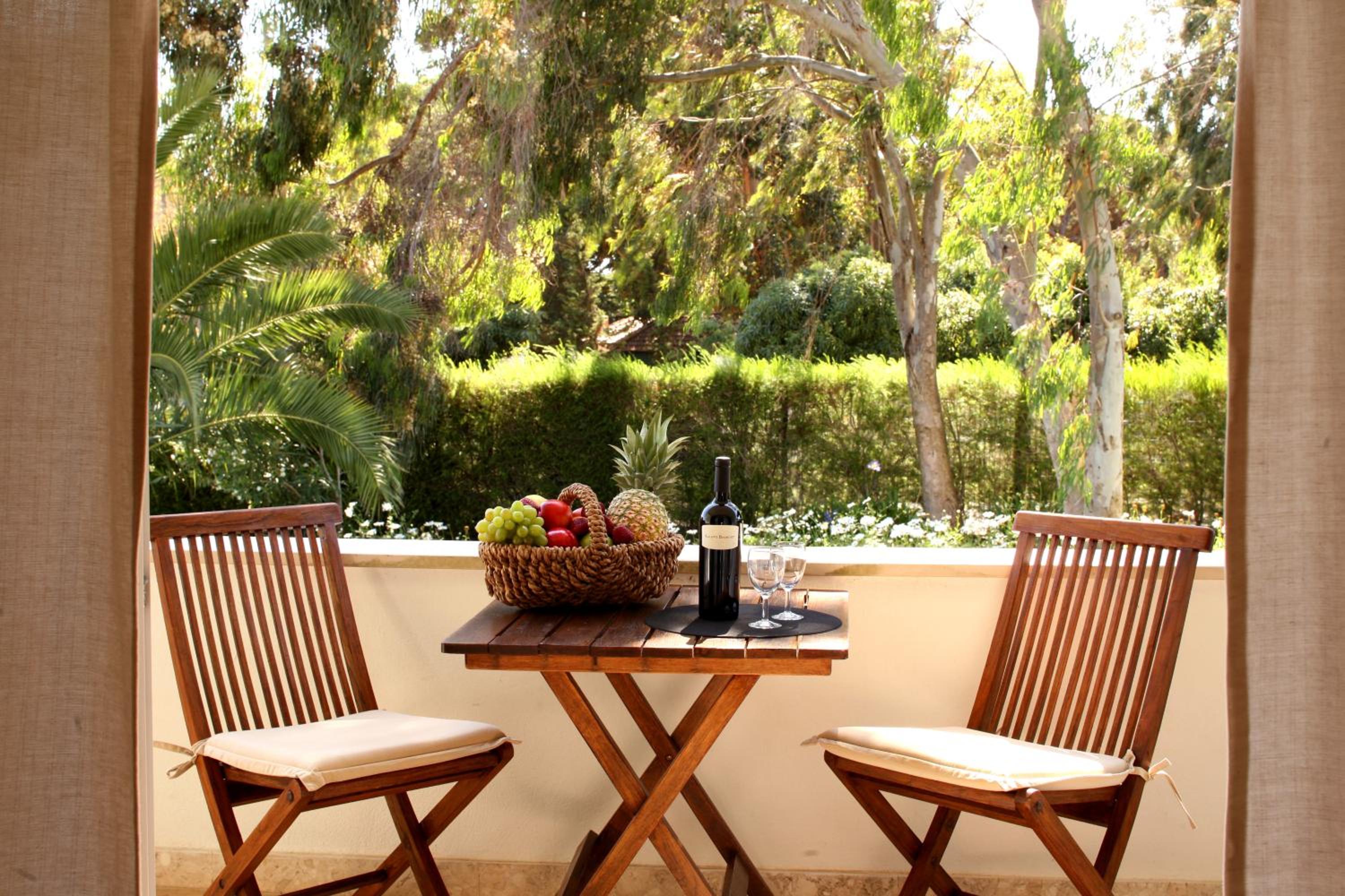 Studio with Garden View - Photo 4