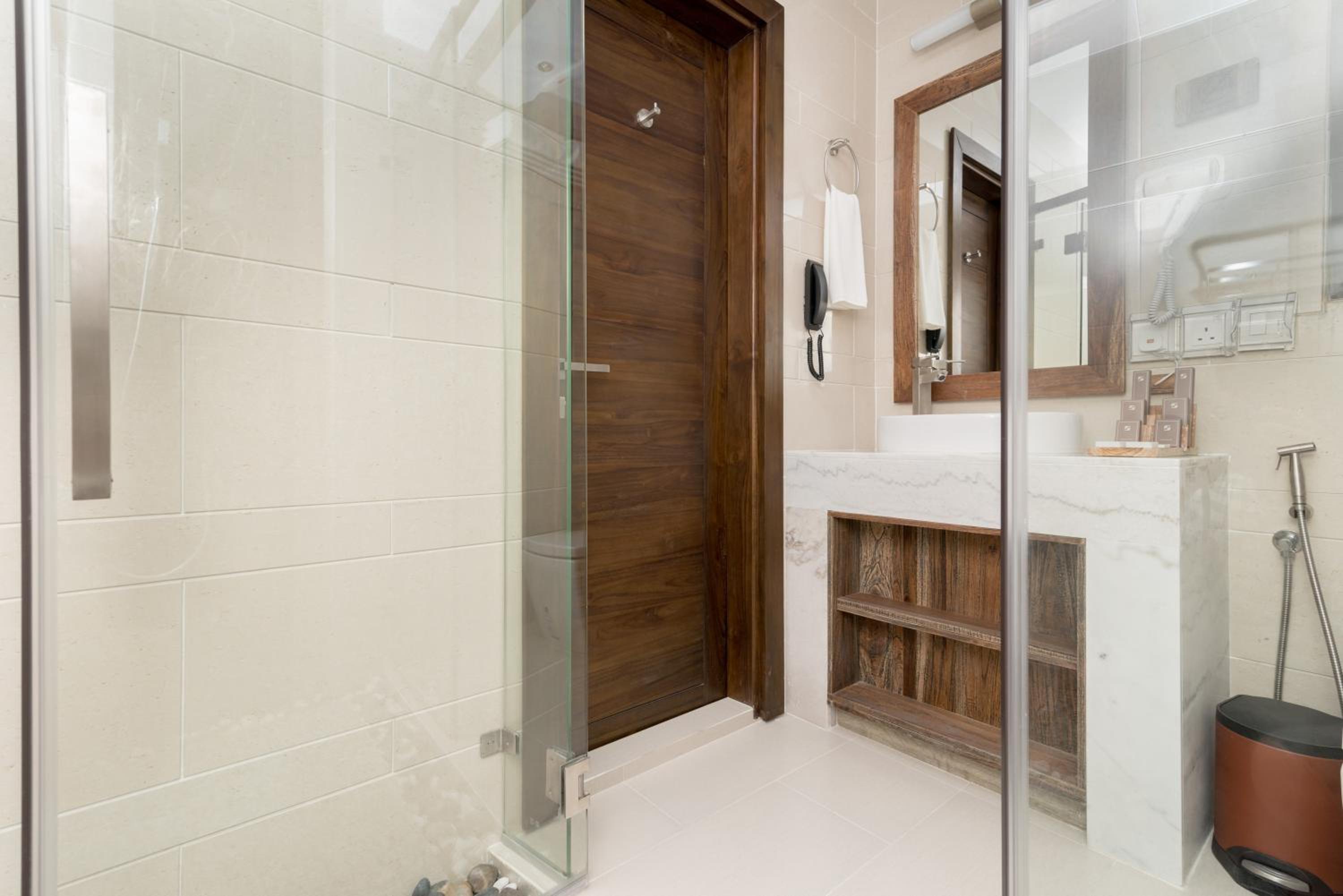 Deluxe Double or Twin with Ocean View and Balcony (Free Return Airport Transfer) - Photo 11