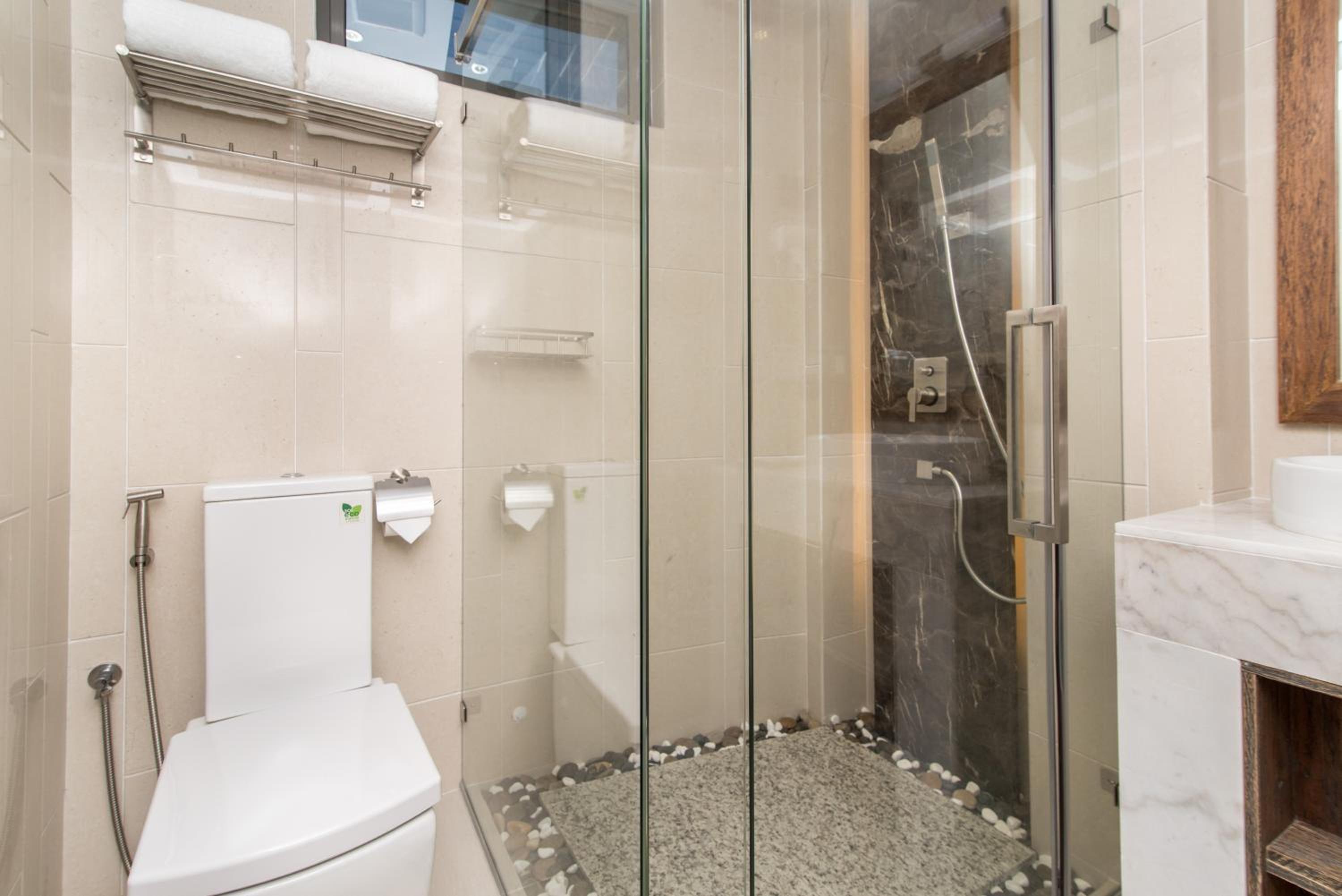 Samann Suite with Balcony (Free Return Airport Transfer) - Photo 12