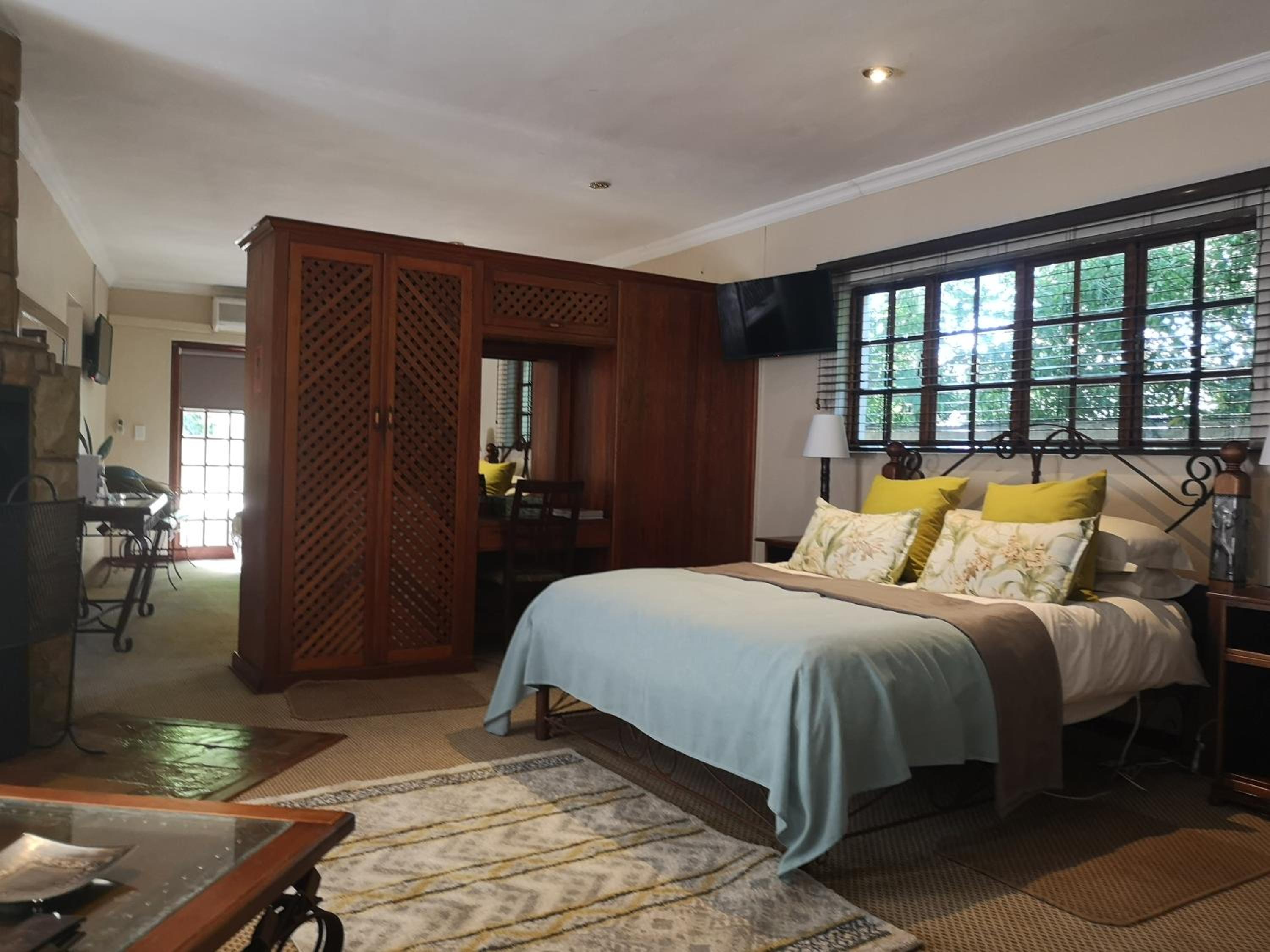 Deluxe Family Room
