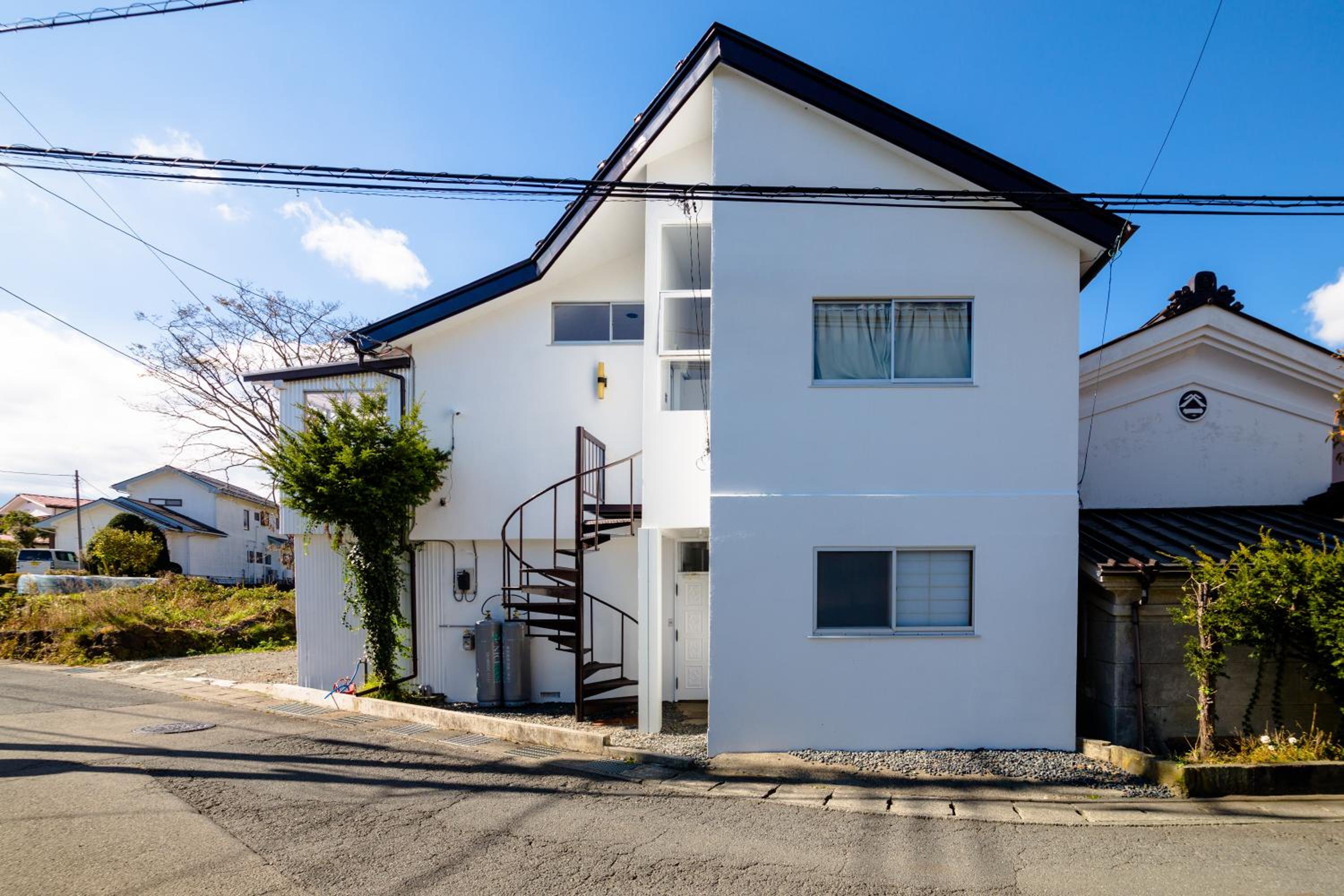 Three-Bedroom House - Photo 42