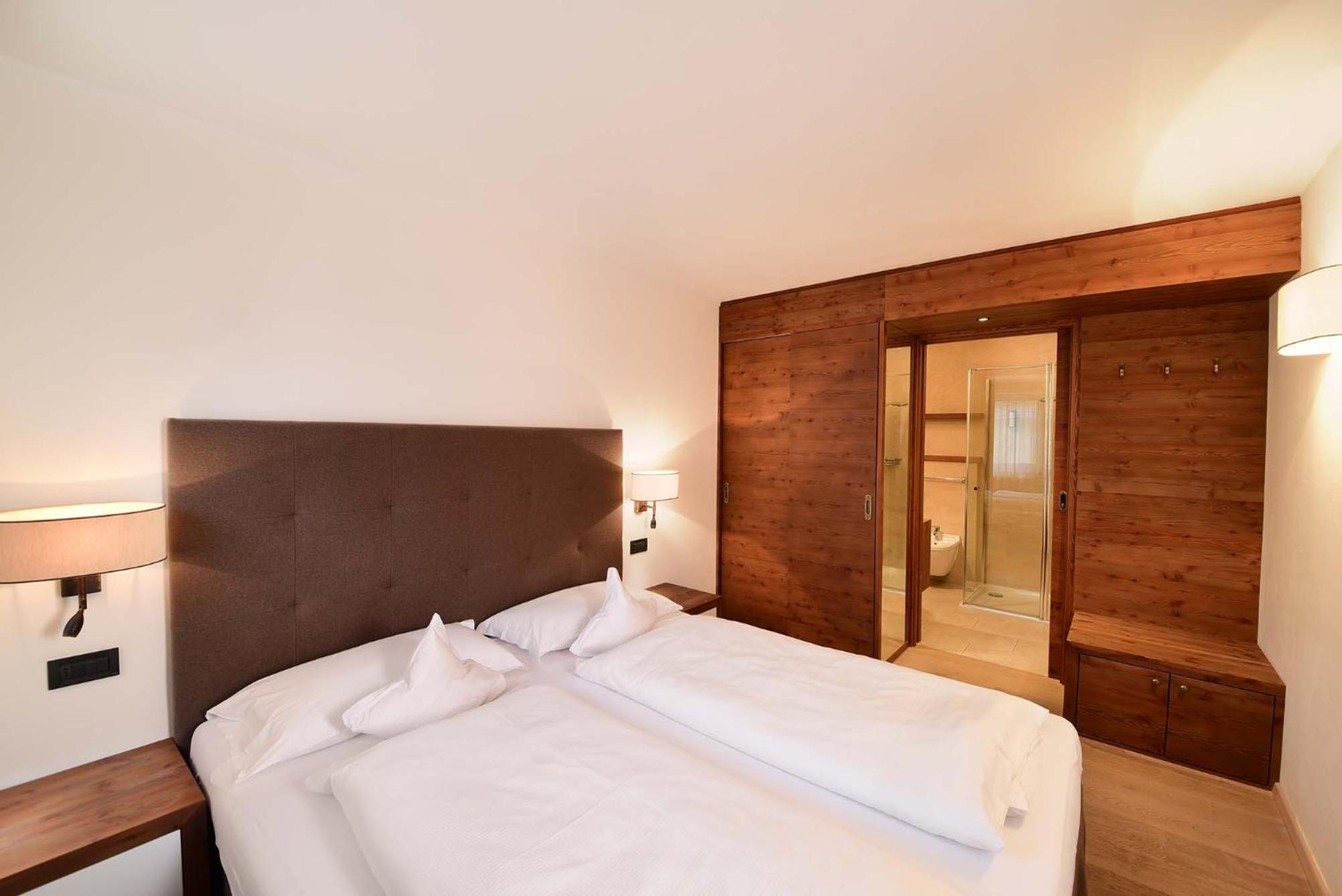 Two-Bedroom Apartment with 2 bathrooms and Balcony - Tofana photo 1