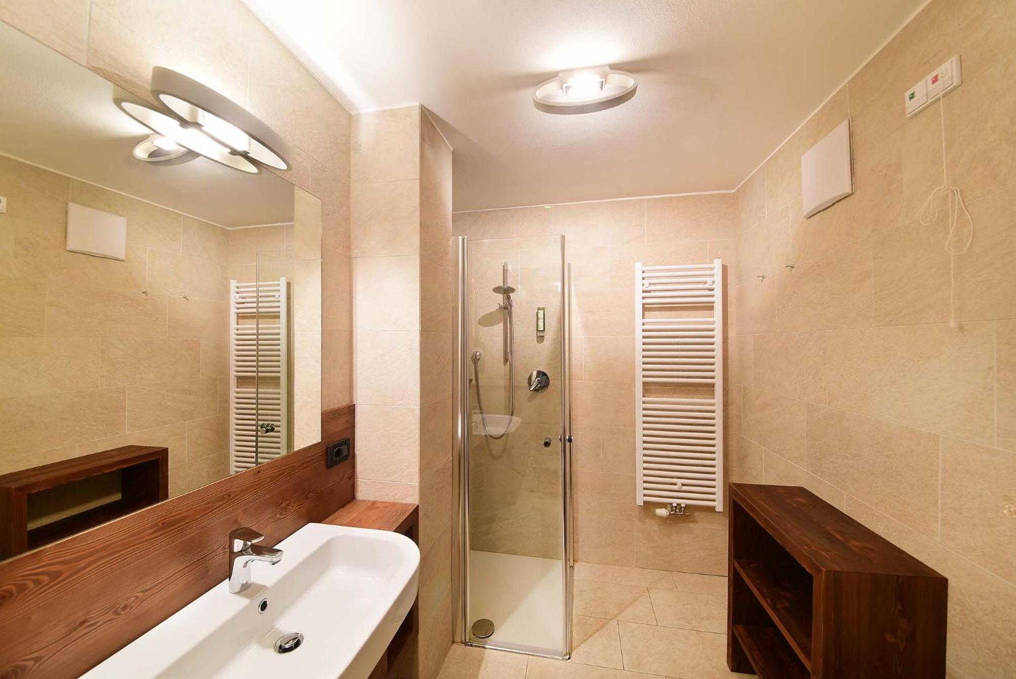 Two-Bedroom Apartment with 2 bathrooms and Balcony - Tofana photo 3
