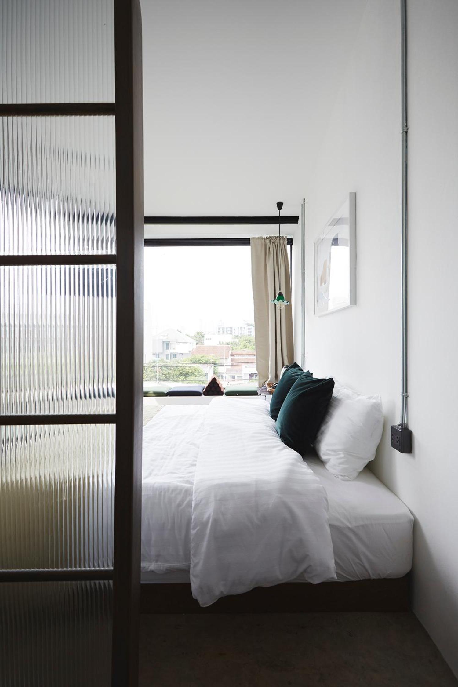 Deluxe Single Room with Balcony photo 3
