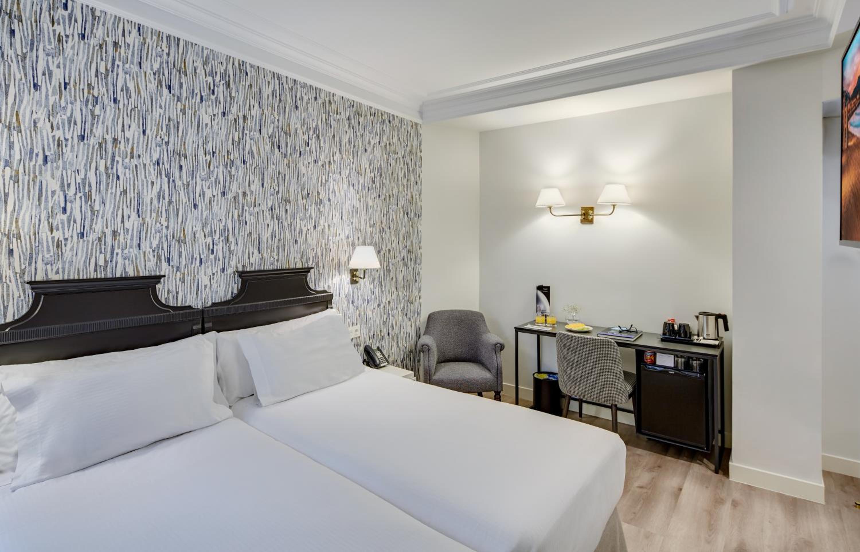 Superior Twin Room - Photo 10