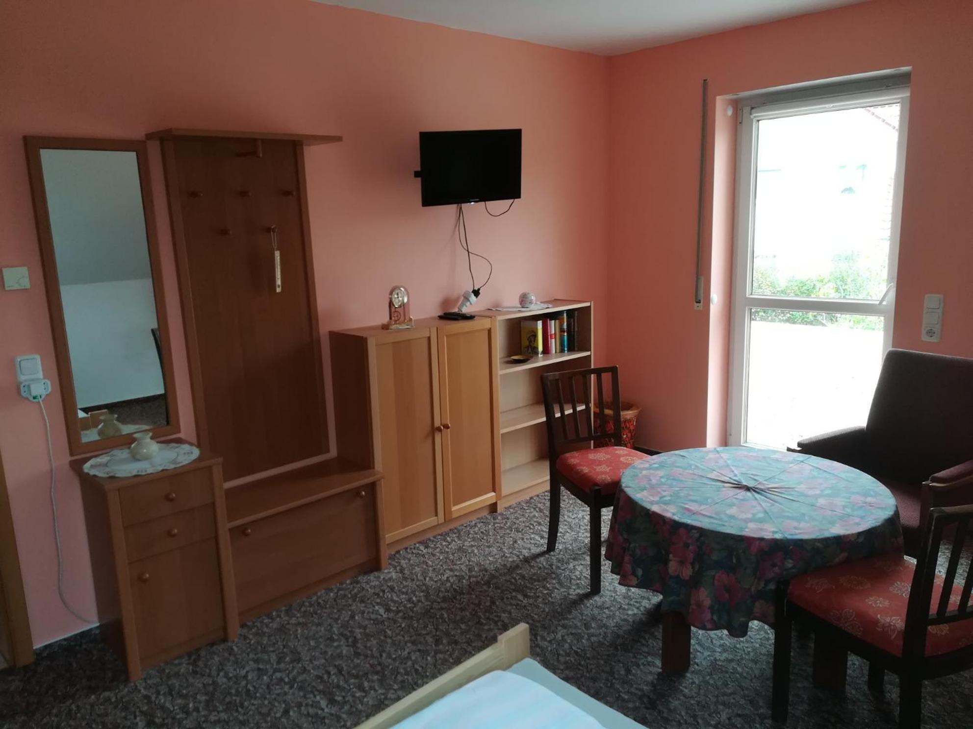 Apartment photo 2