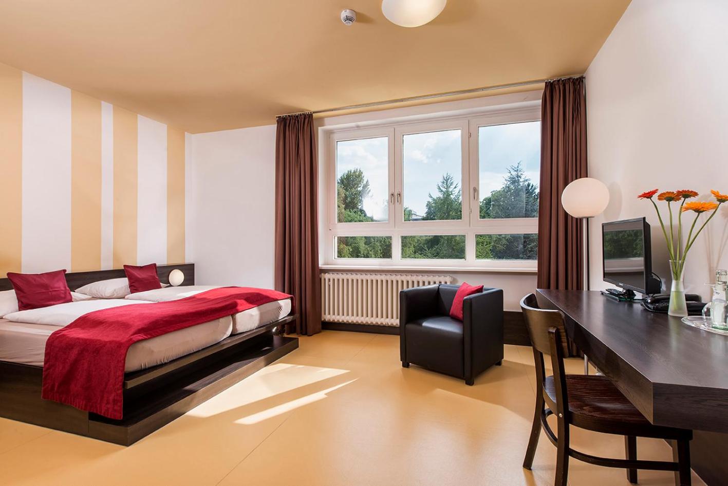 Triple Room with Garden View photo 2