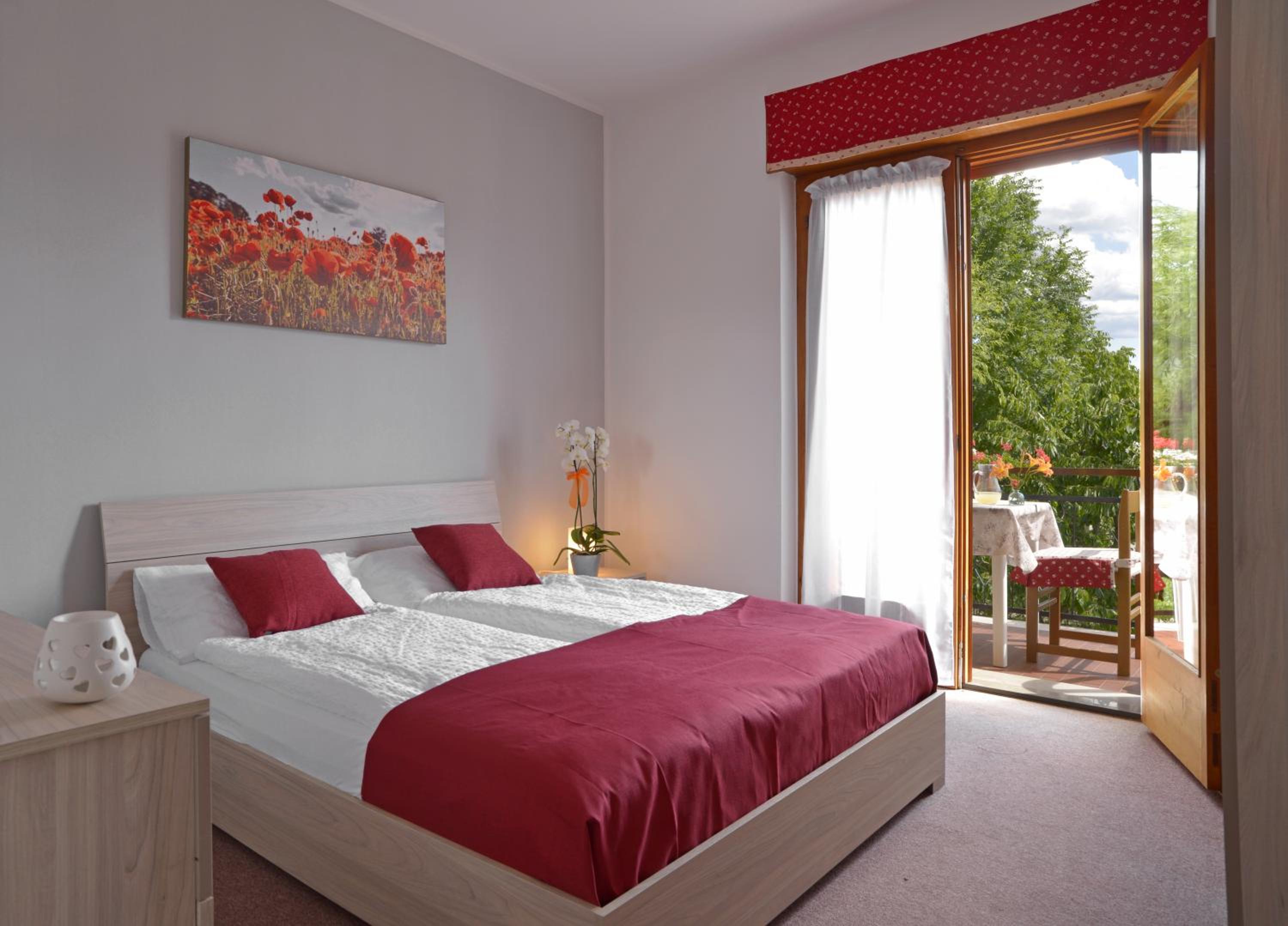 Double Room with Mountain View - Photo 2