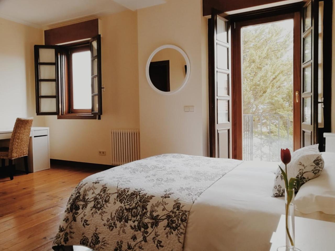 Double or Twin Room - Photo 1