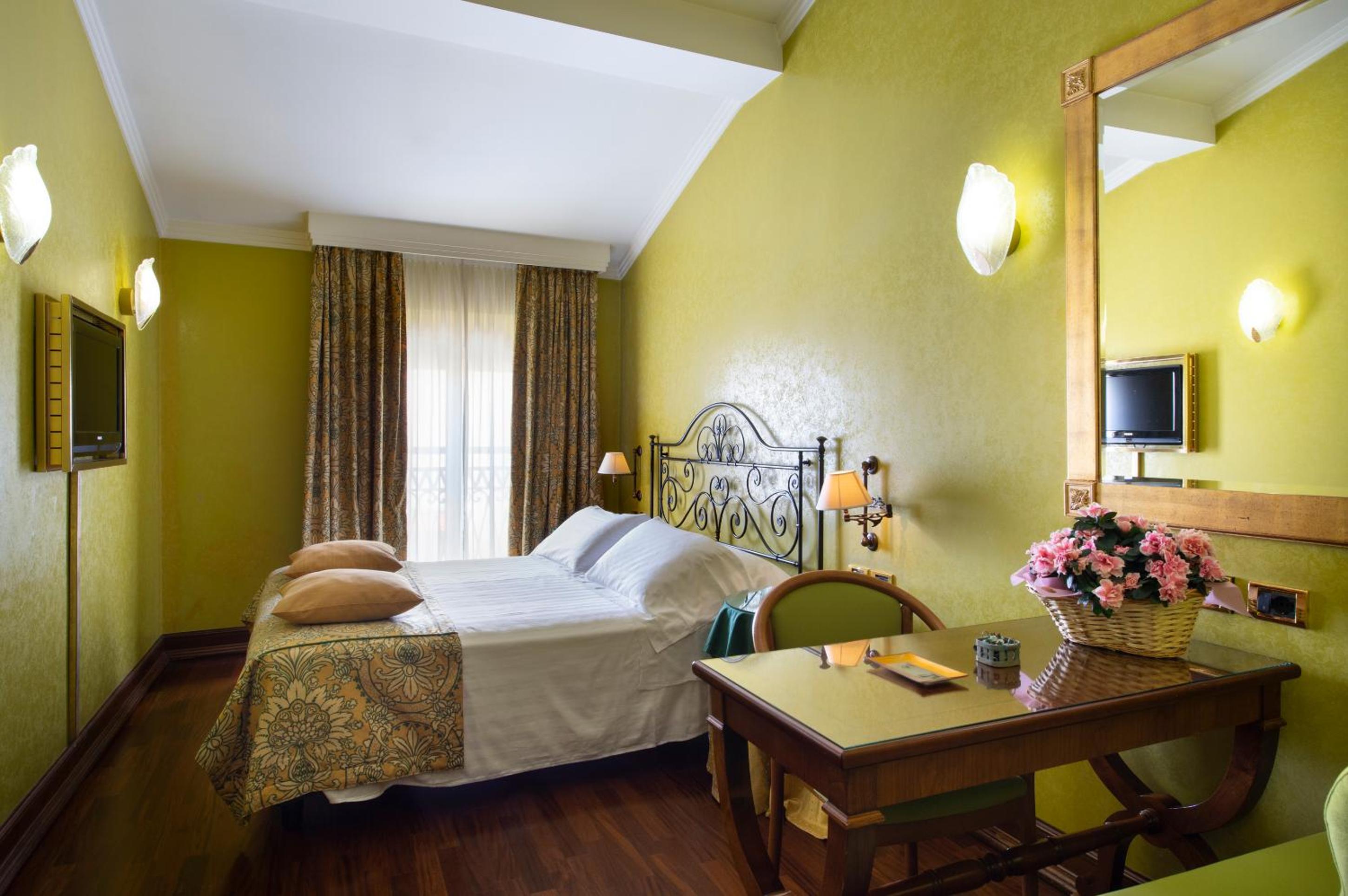 Superior Room - Photo 14