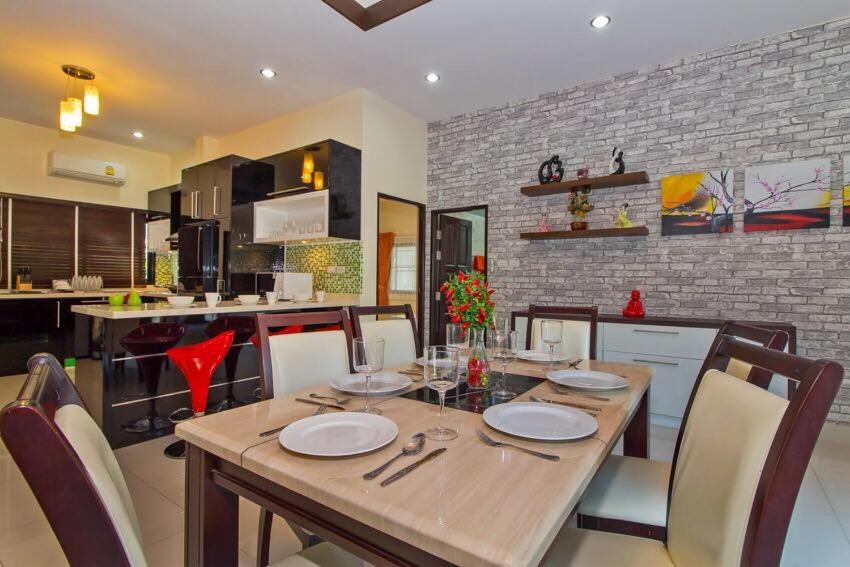 Villa photo 2