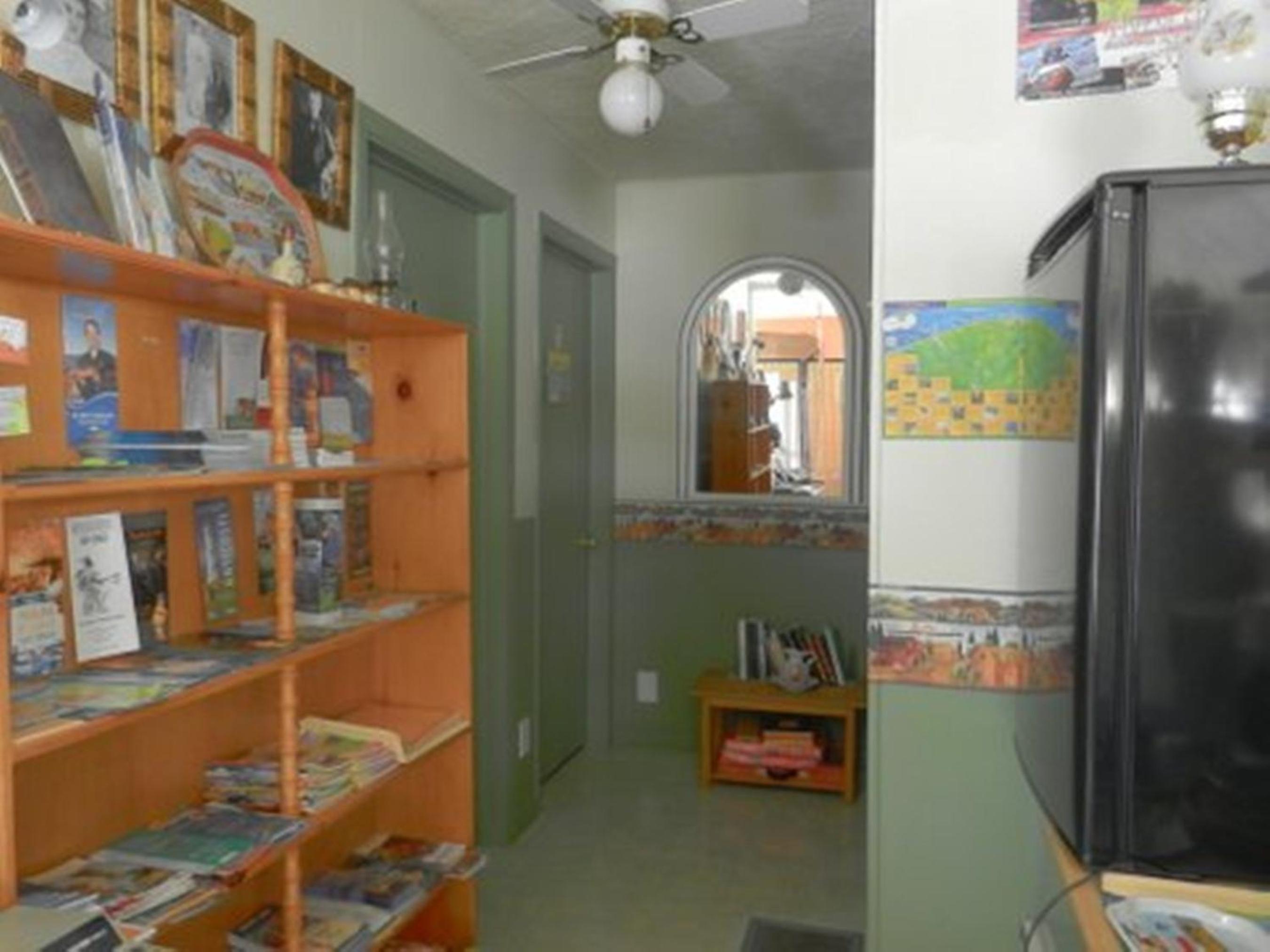 Queen Room photo 1