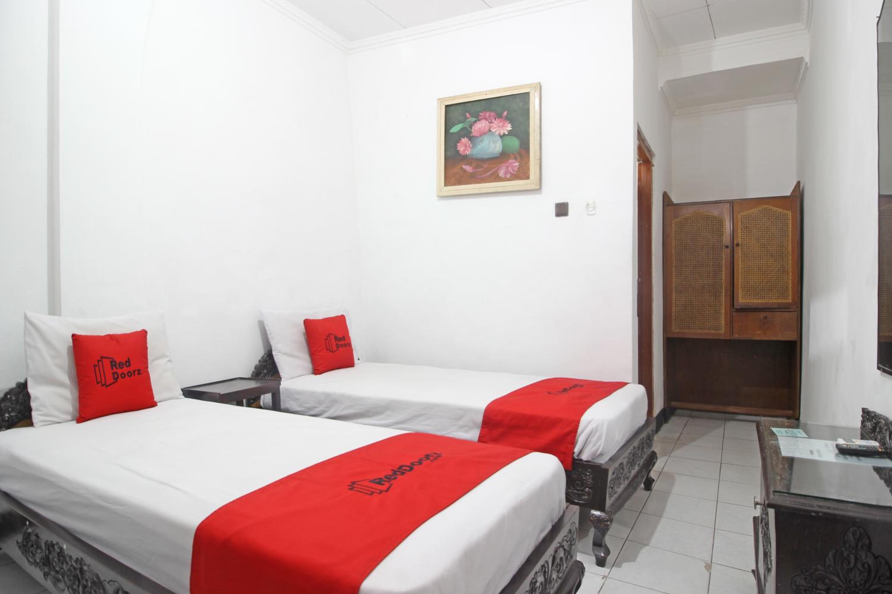 Twin Room - Photo 2