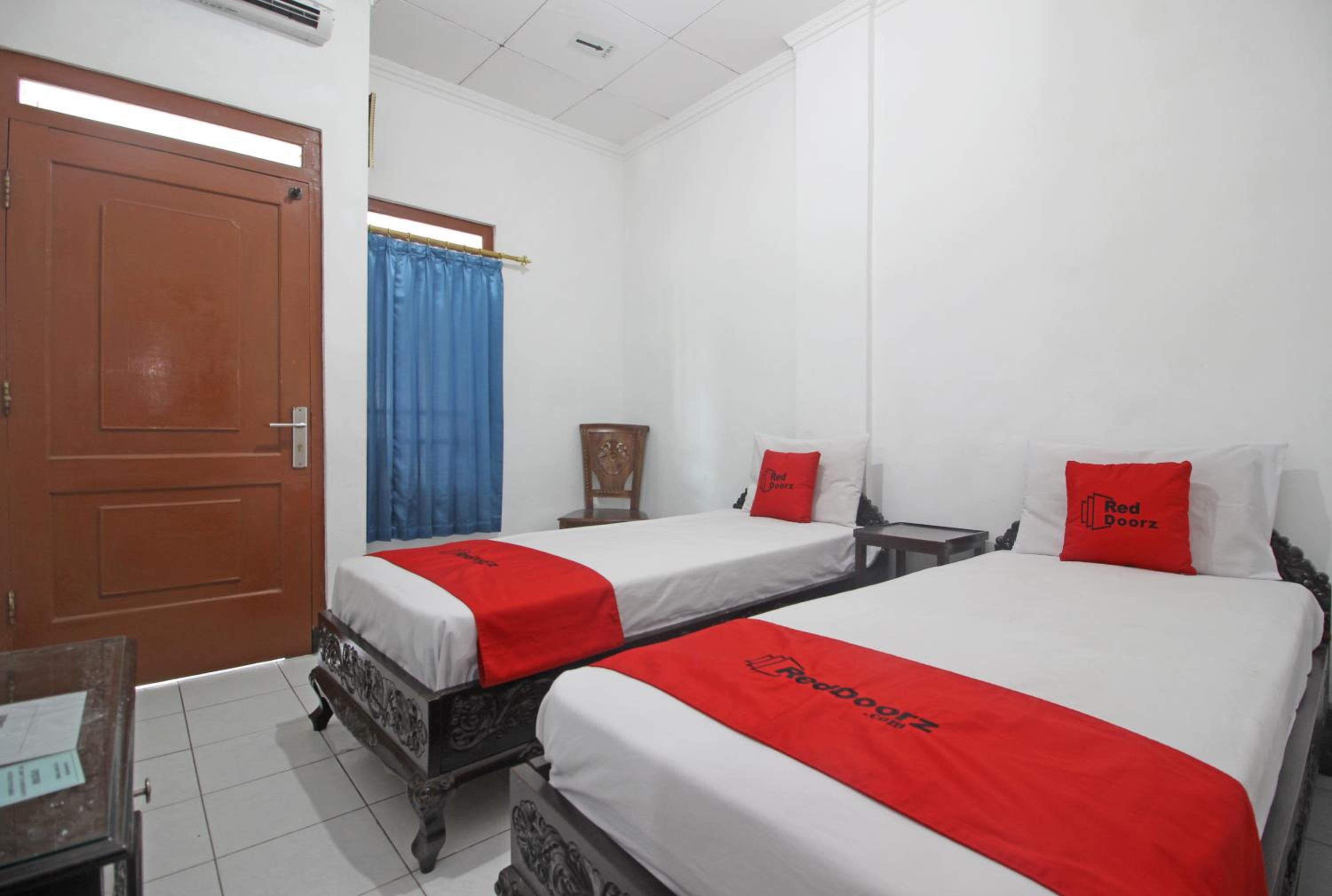 Twin Room - Photo 5