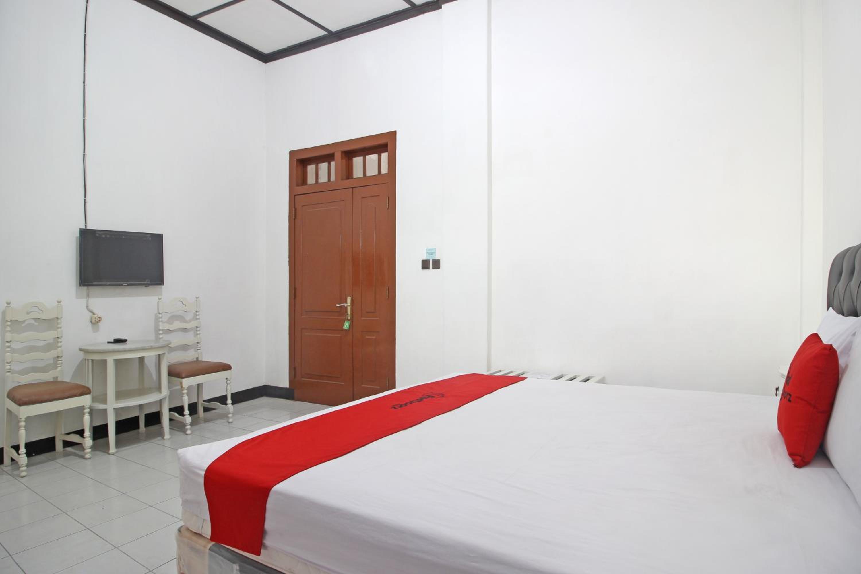Double Room - Photo 6