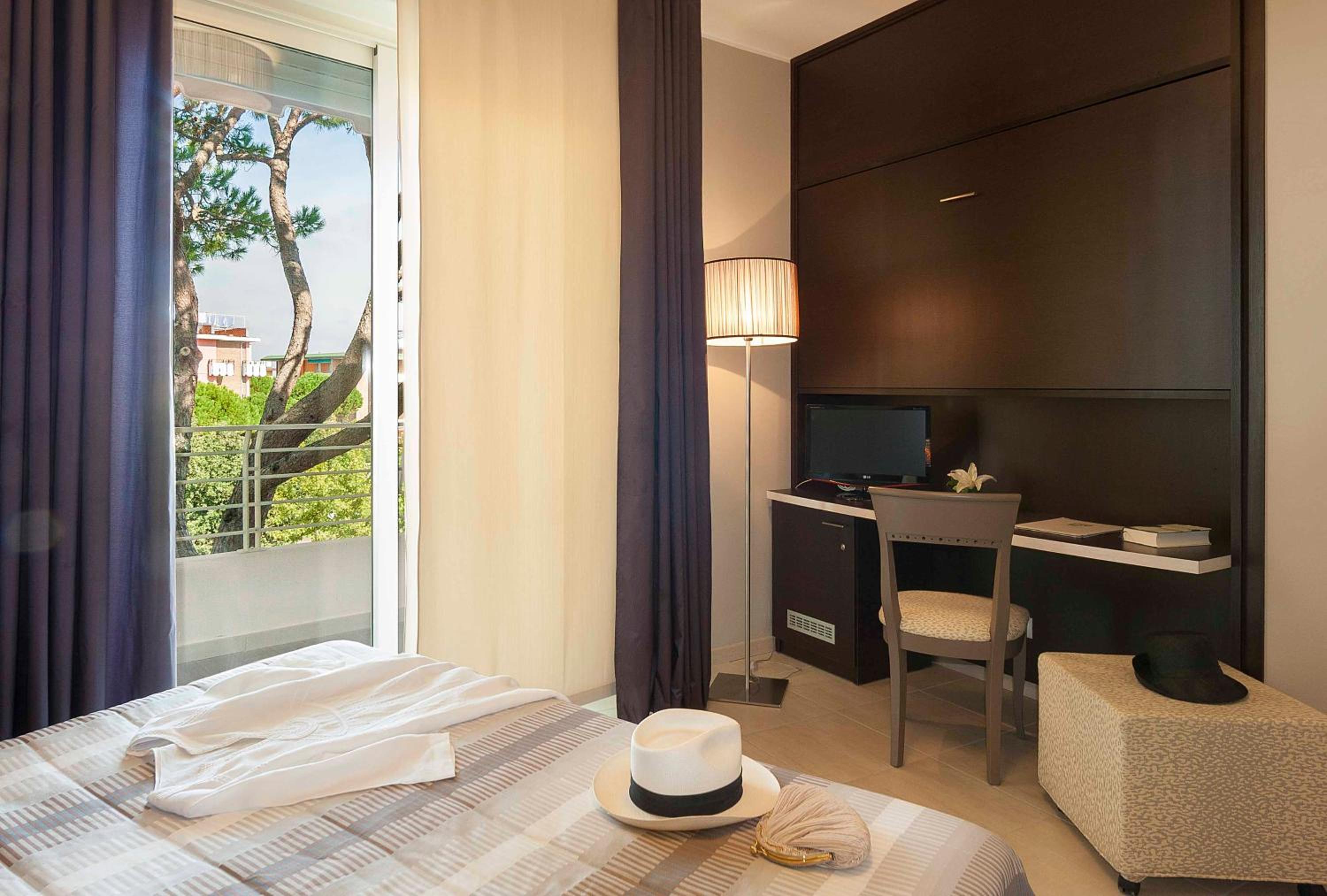 Two Connecting Double Rooms with City View