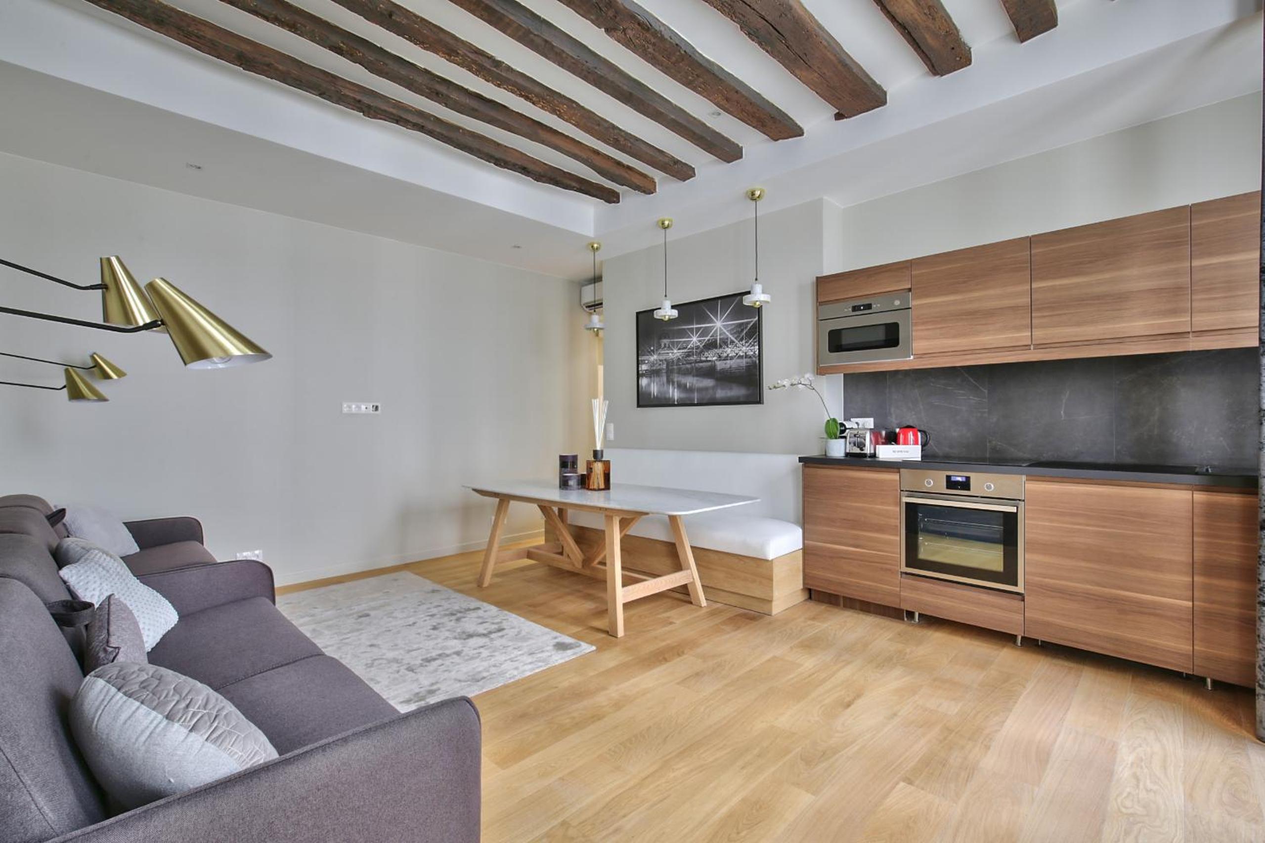 Apartment photo 2