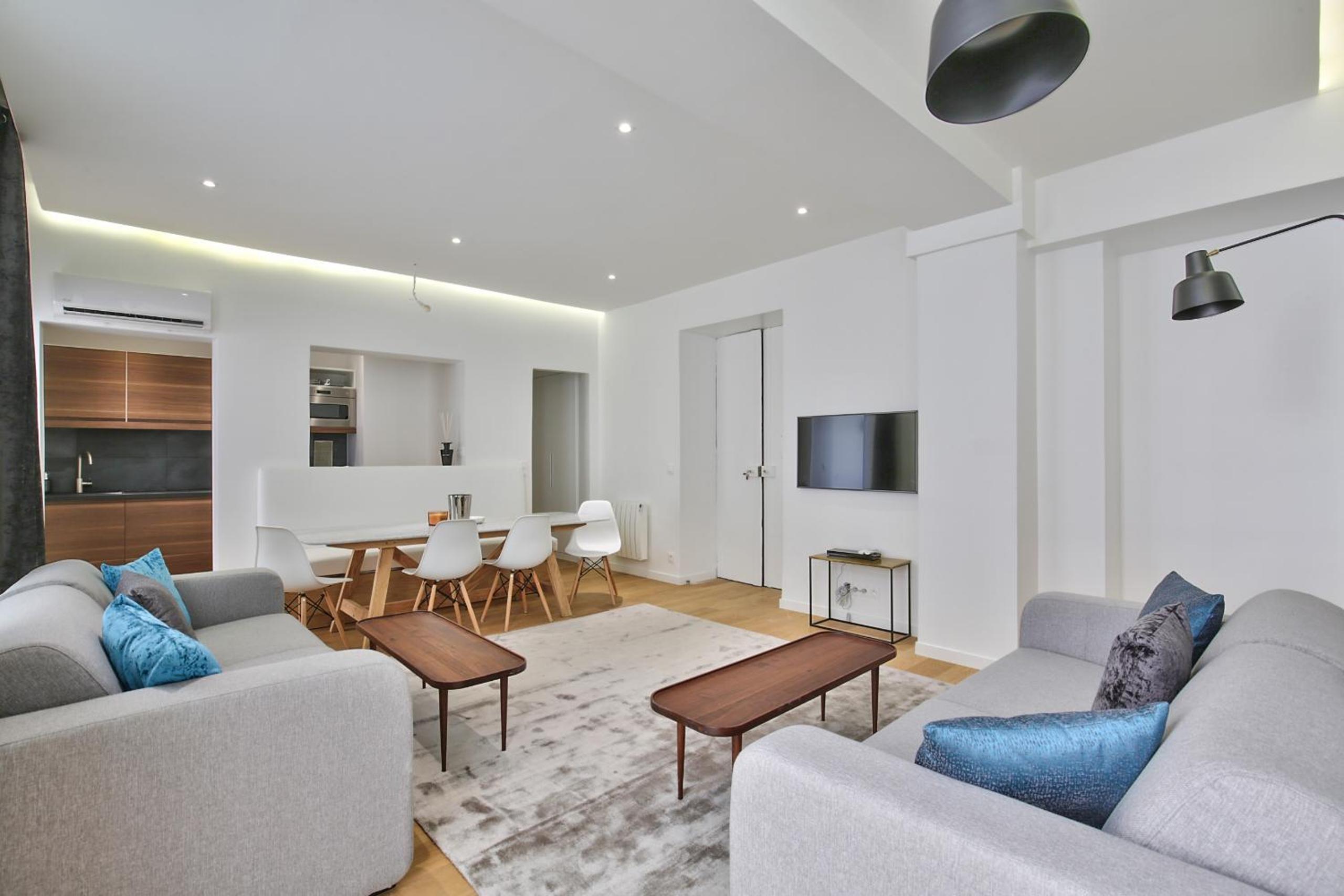Apartment photo 2