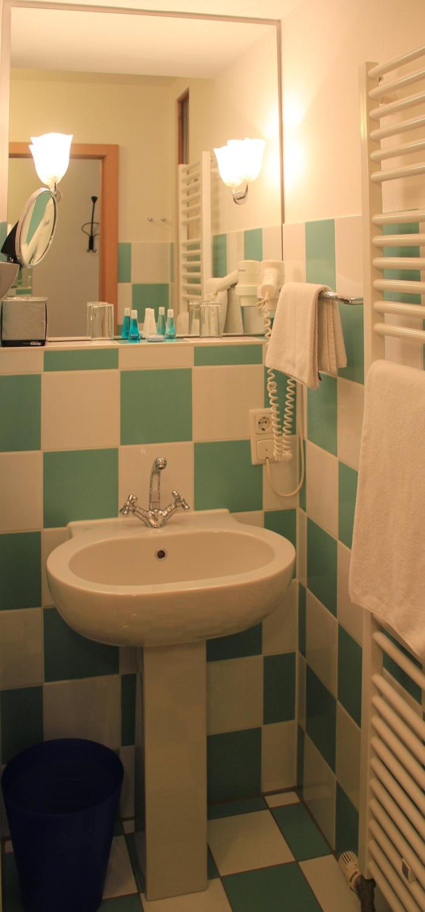 Standard Double Room - Photo 2