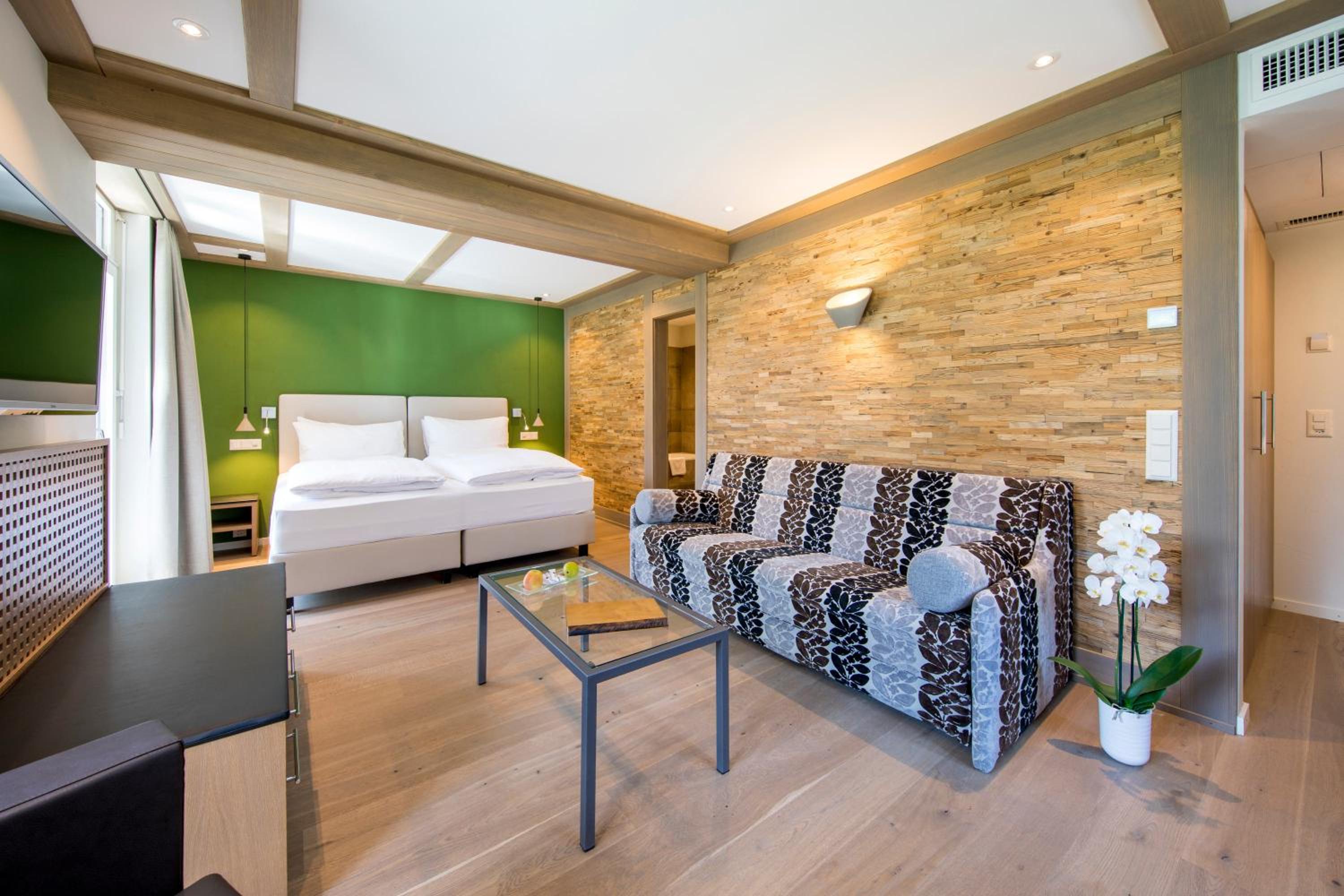 Deluxe Double or Twin Room - Eiger View with A/C - Photo 1