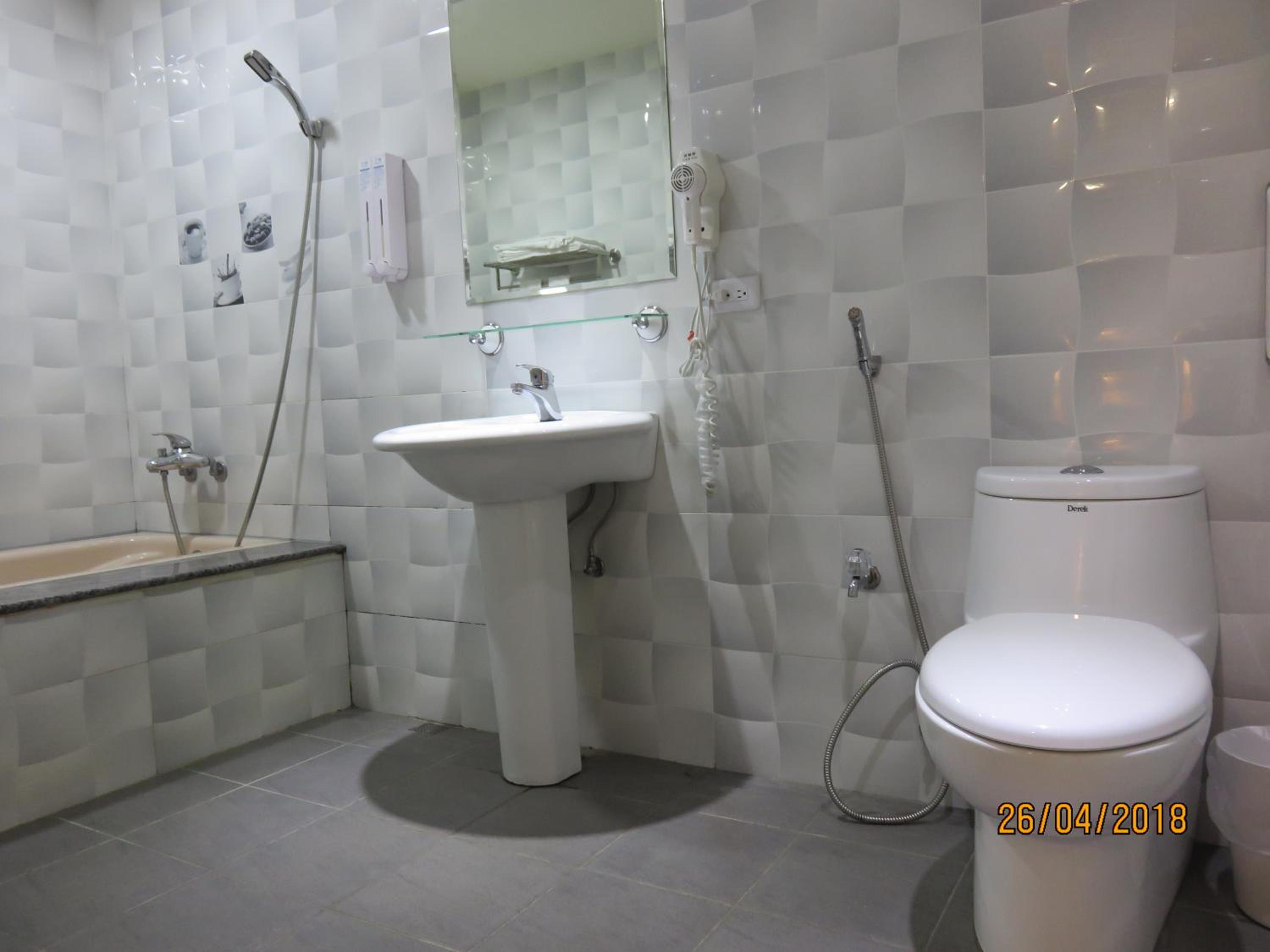 Business Double Room - No Window photo 3