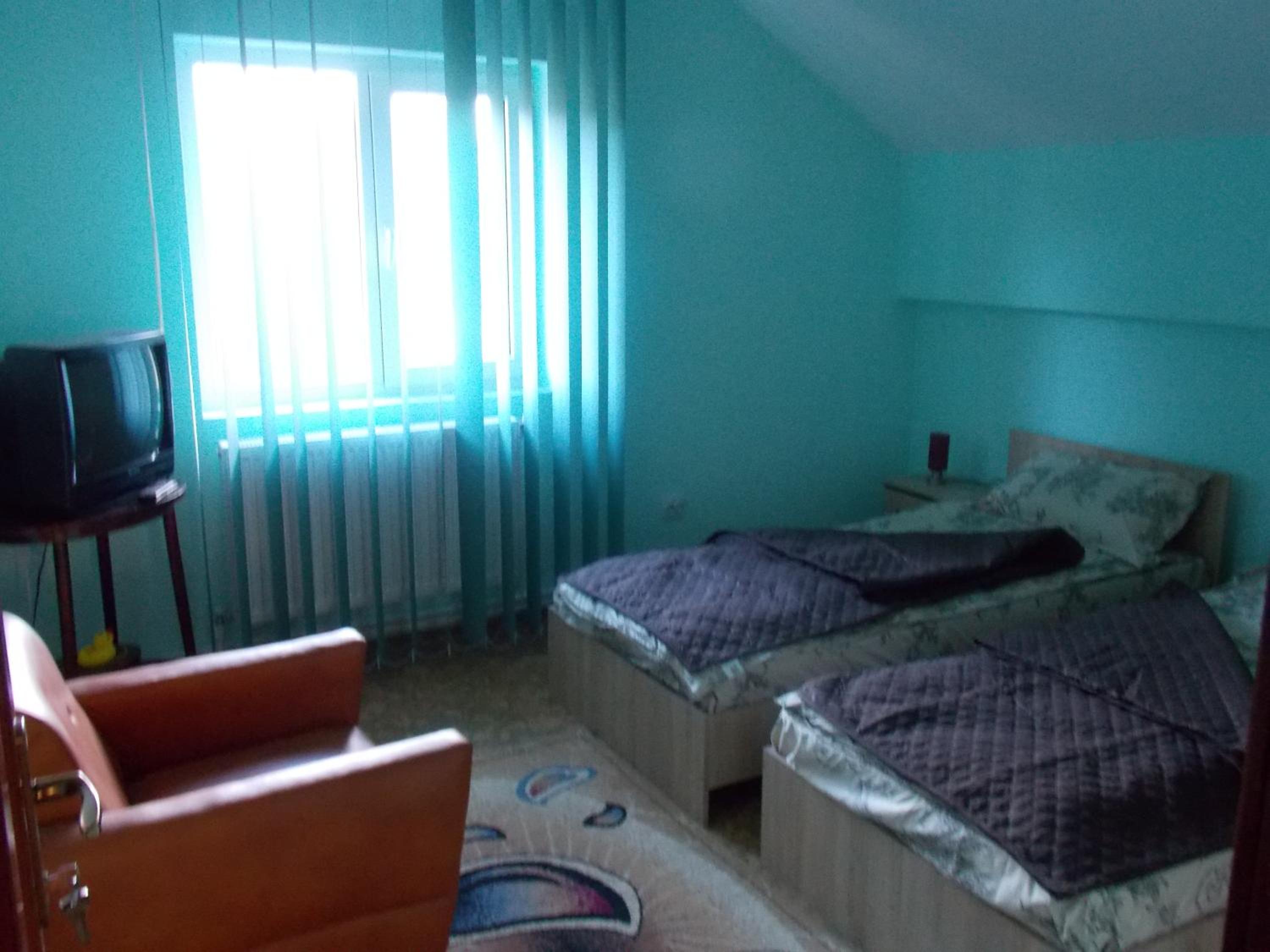 Double or Twin Room with Private Bathroom - Photo 1