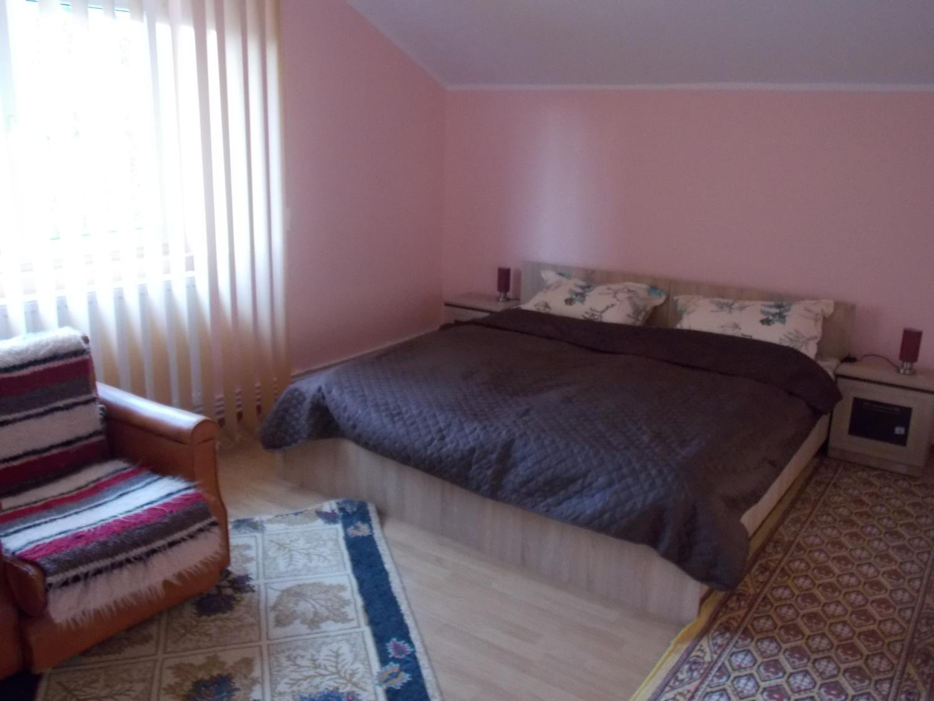 Double or Twin Room with Private Bathroom - Photo 6