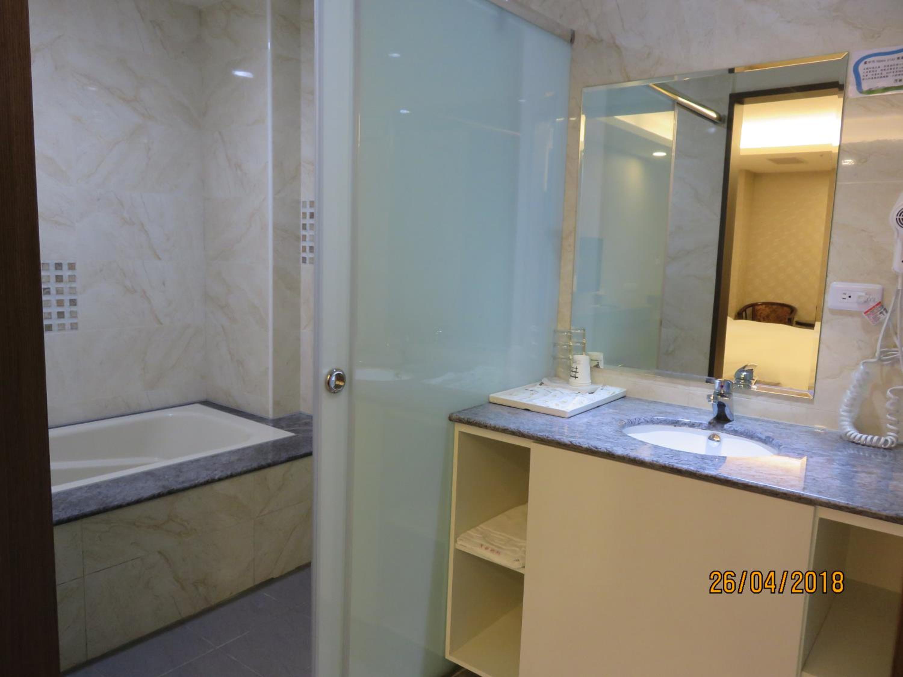Triple Room - No Window photo 3