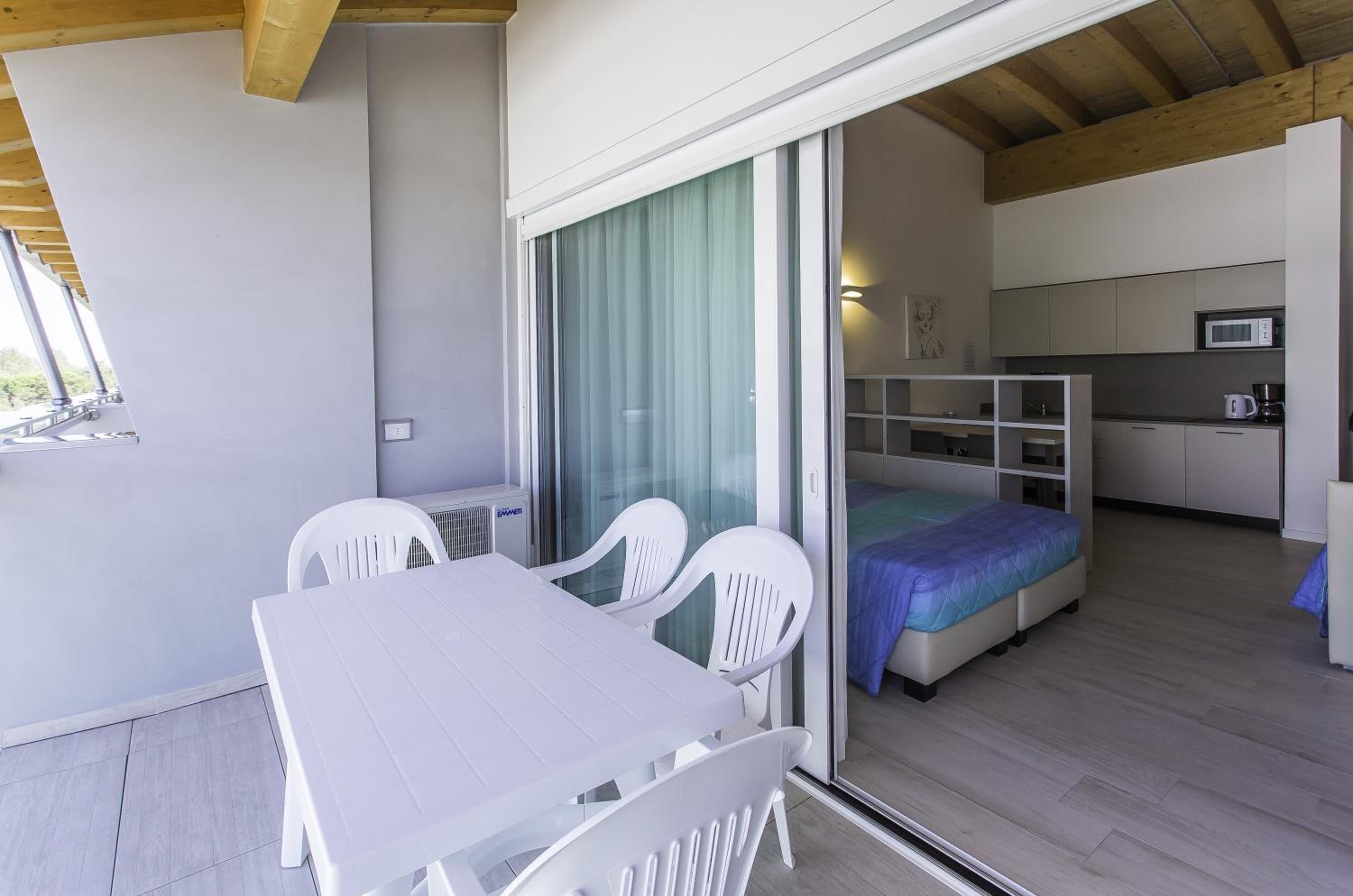 Studio Apartment - Photo 4