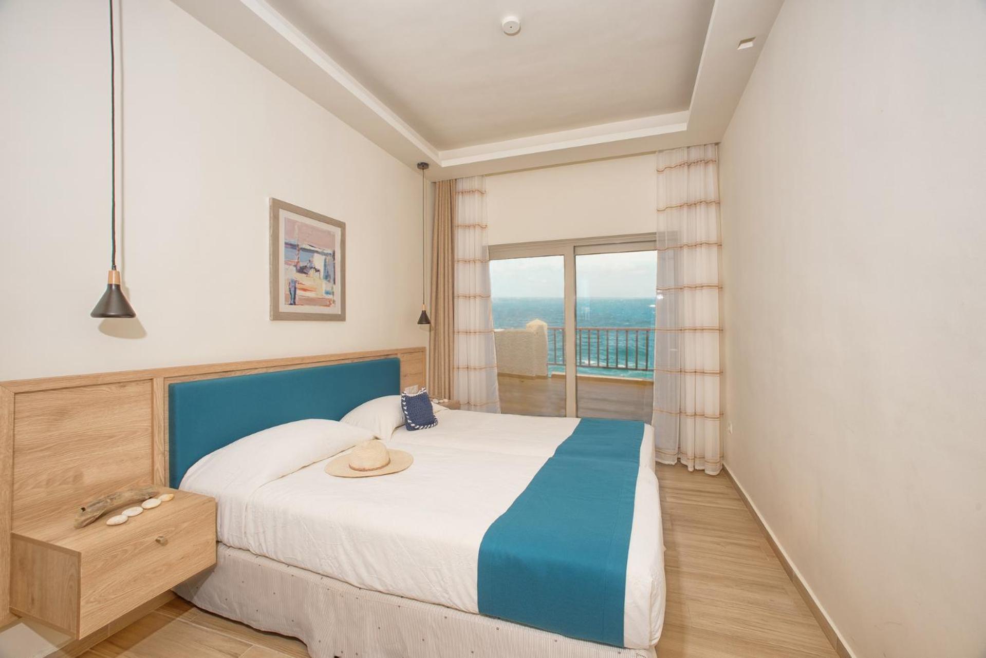 Double Room with Garden View - Photo 3