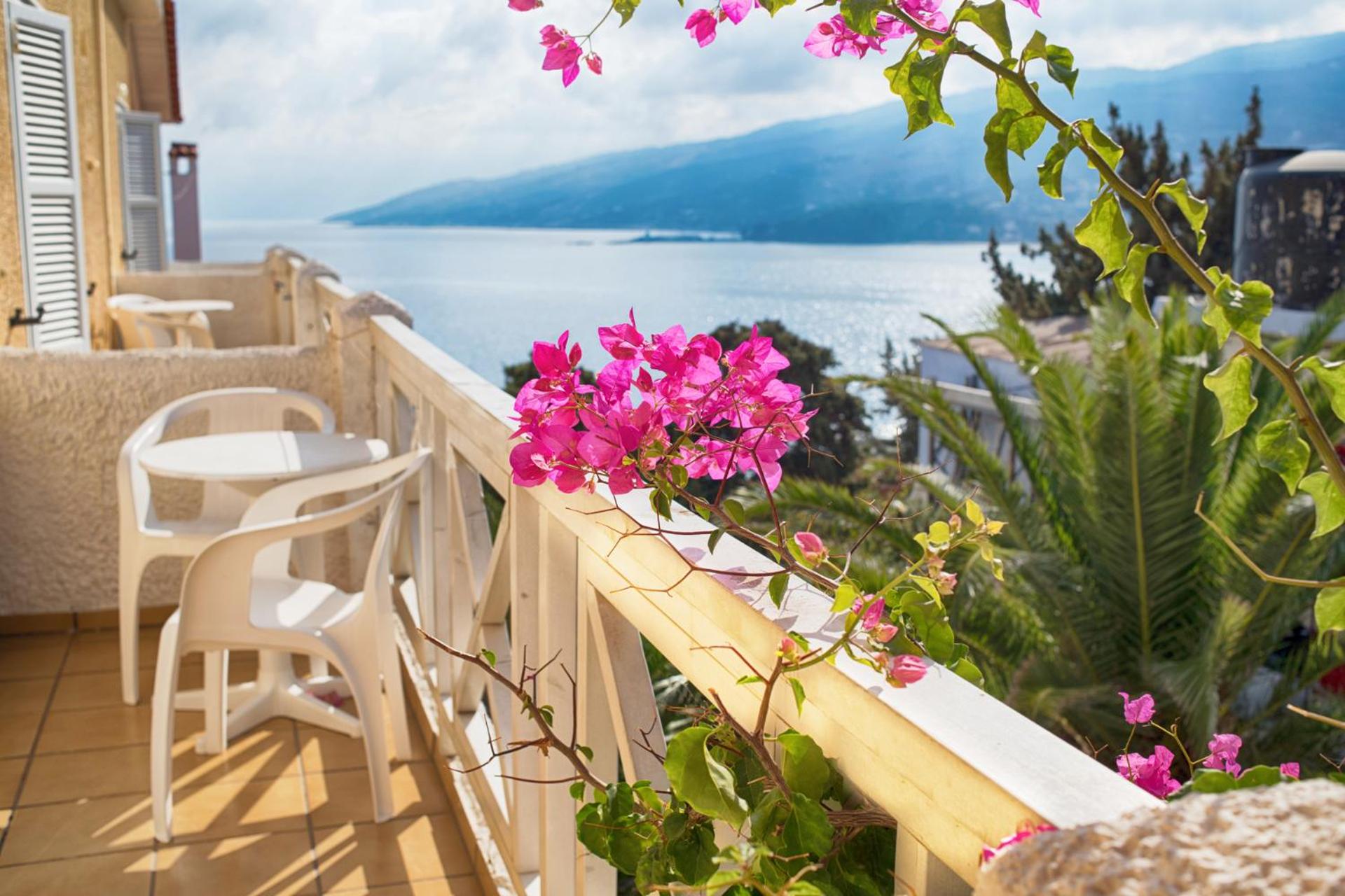 Double Room with Garden View - Photo 5