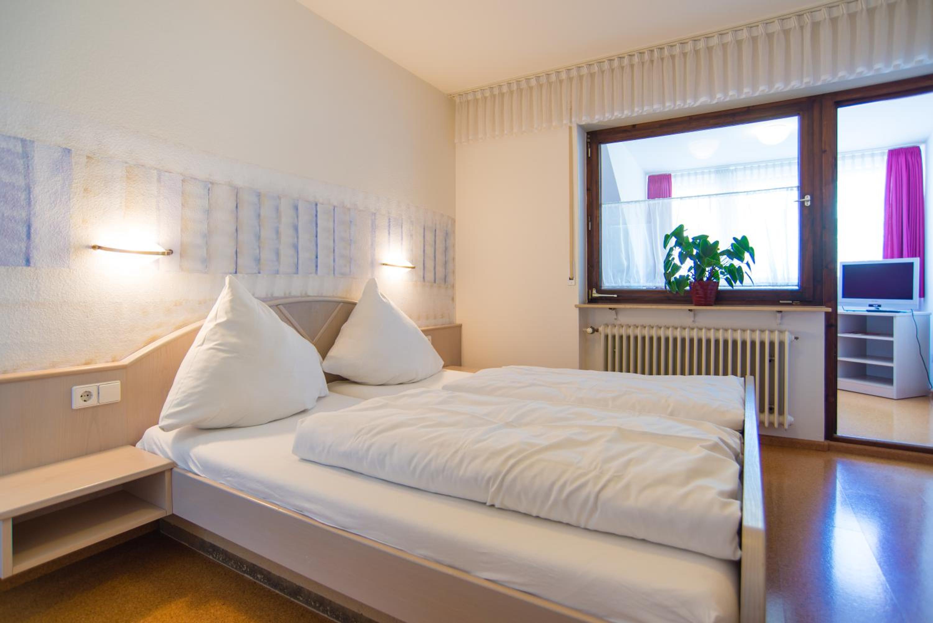 Large Double Room photo 1