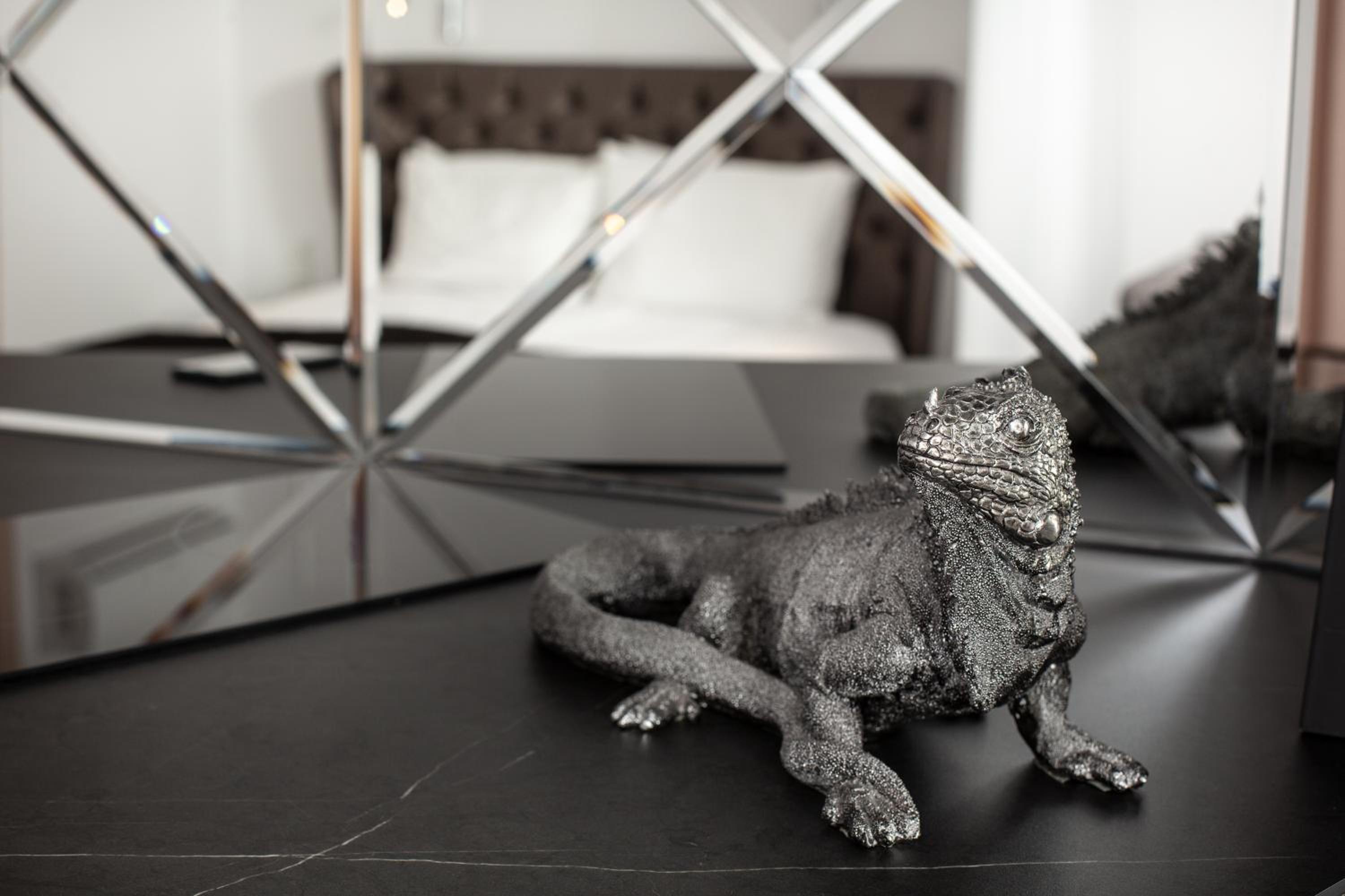 Studio Apartment - Photo 16