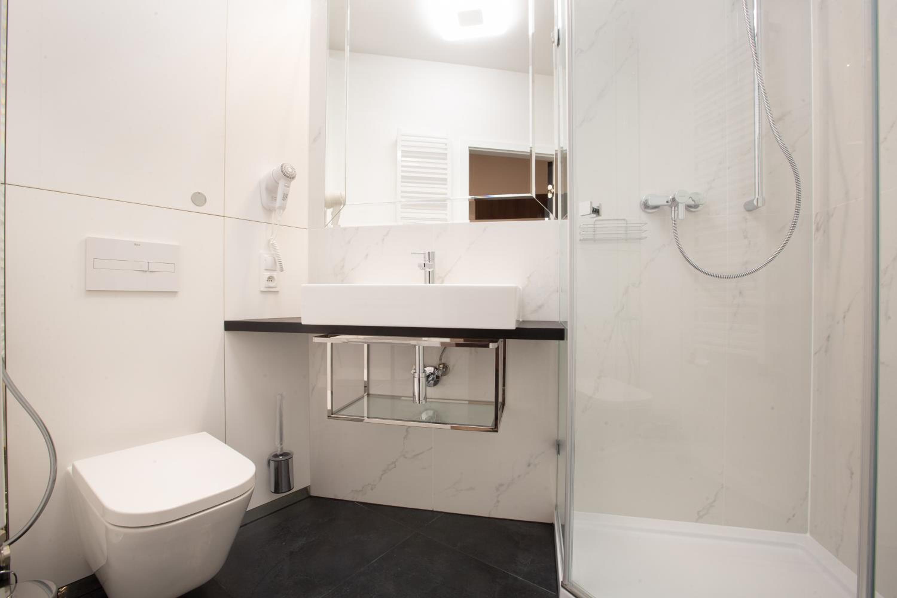 Studio Apartment - Photo 7