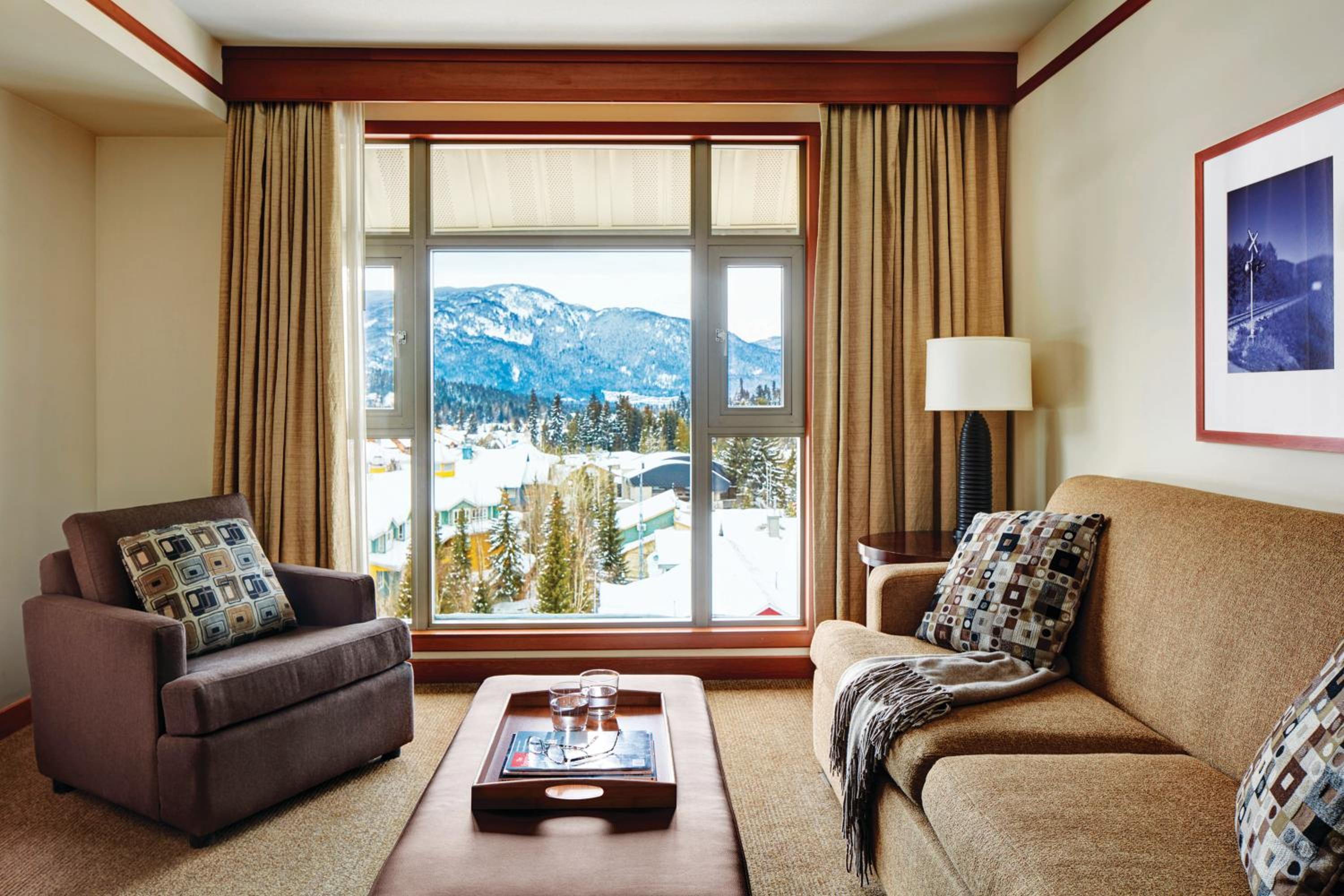 One Bedroom Upper Floor Suite - Photo 3