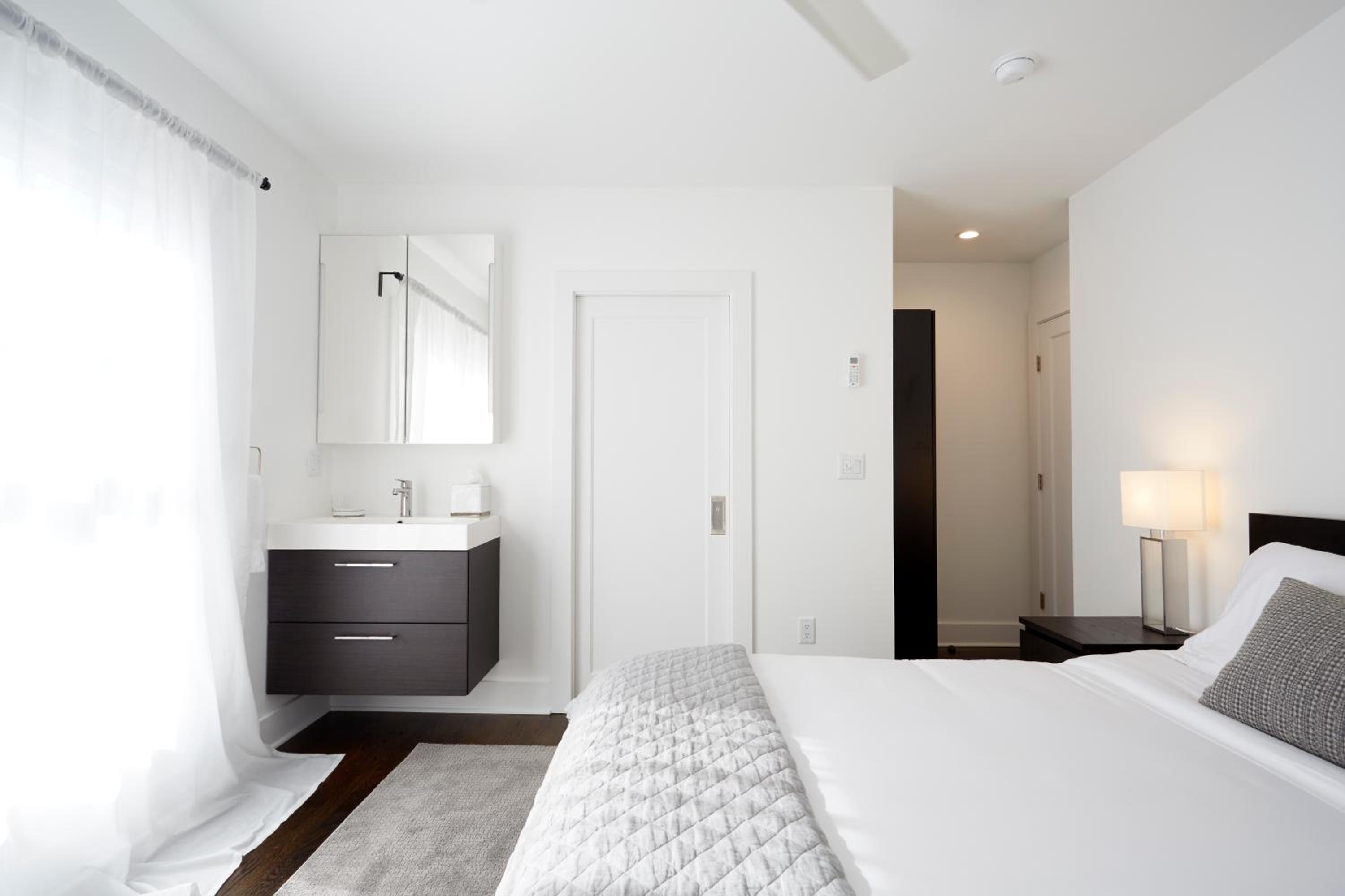 Deluxe King Room photo 1