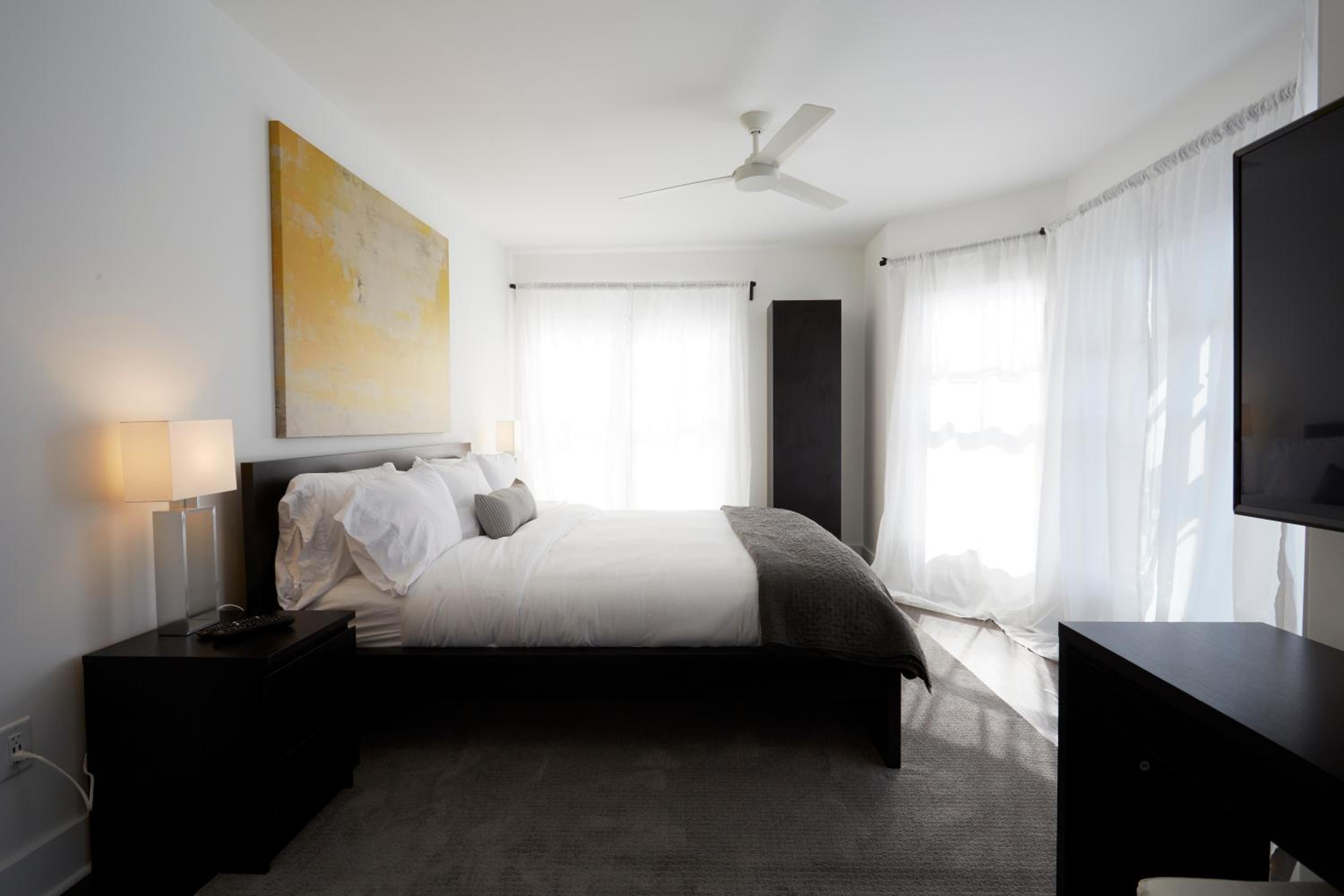 Deluxe King Room photo 3