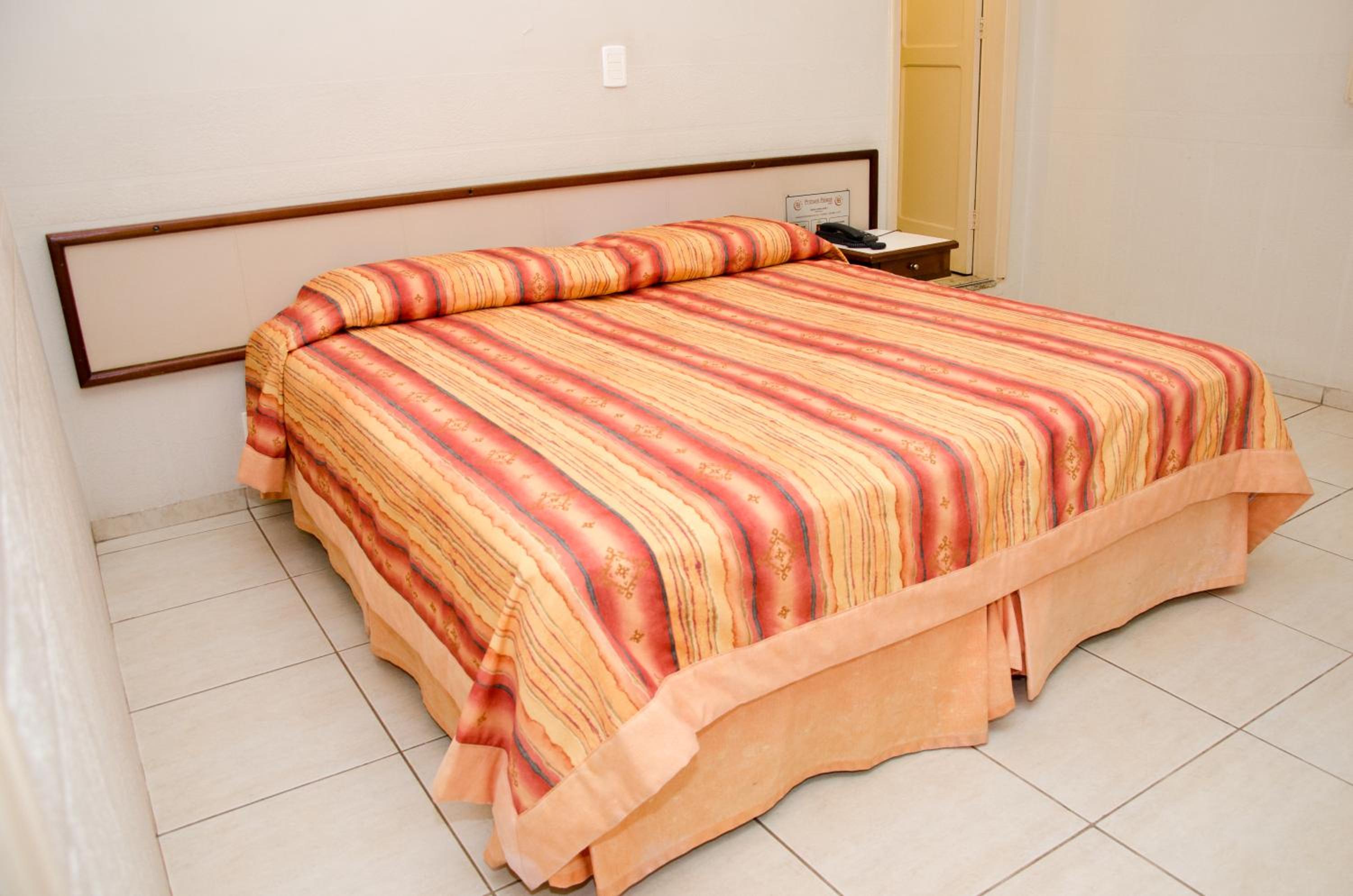 Deluxe Double or Twin Room photo 3