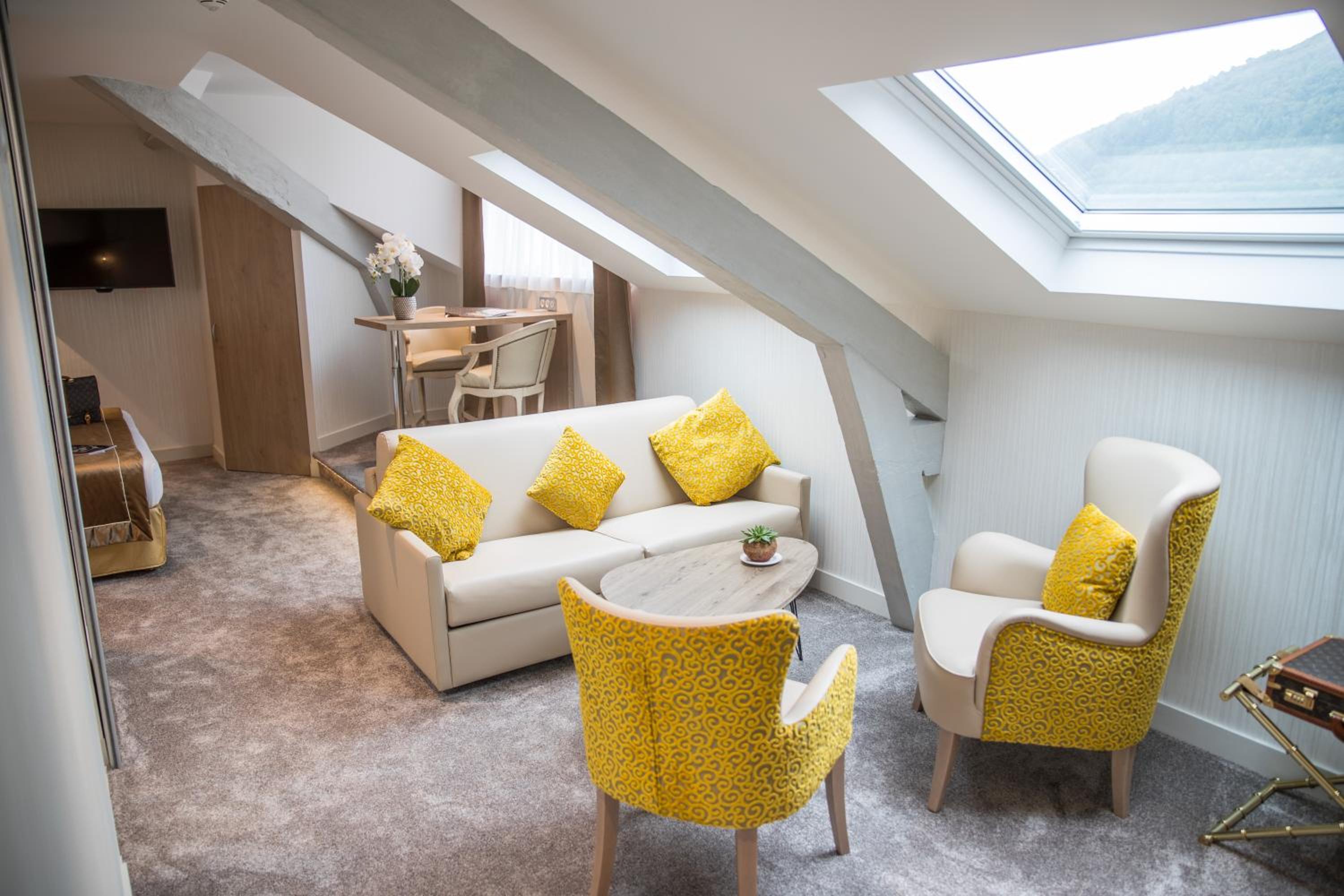 King Suite - Photo 3