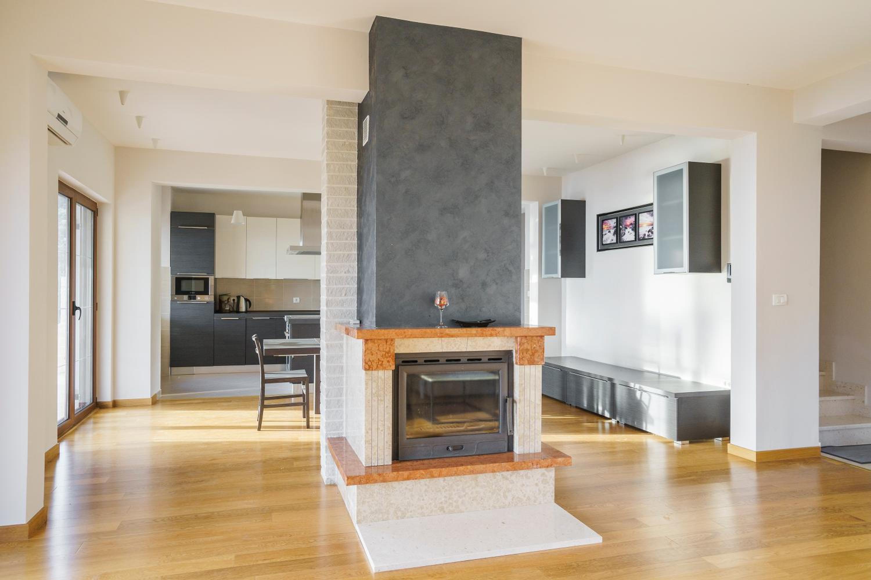 Villa photo 1