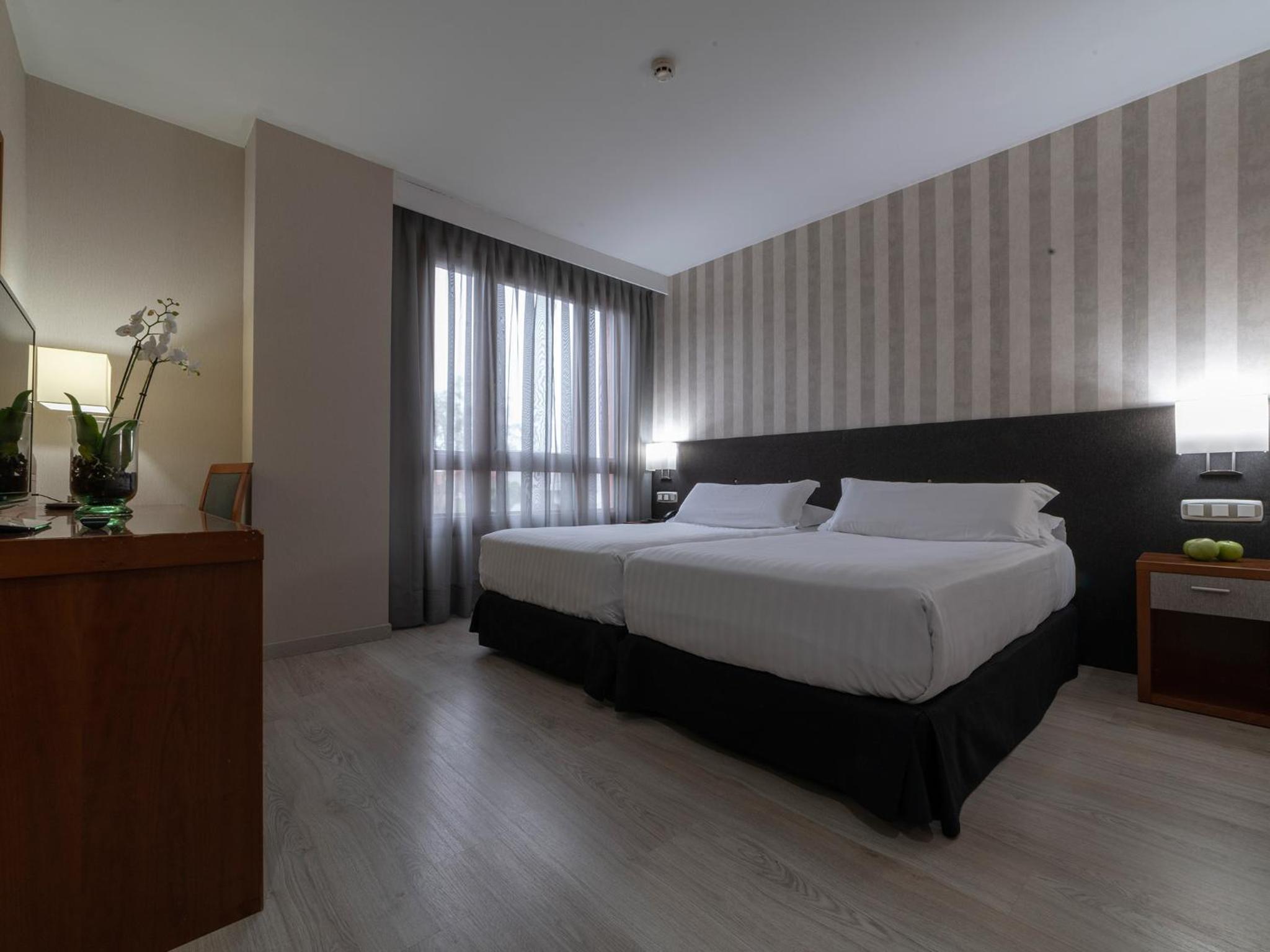 Twin Room - Photo 6