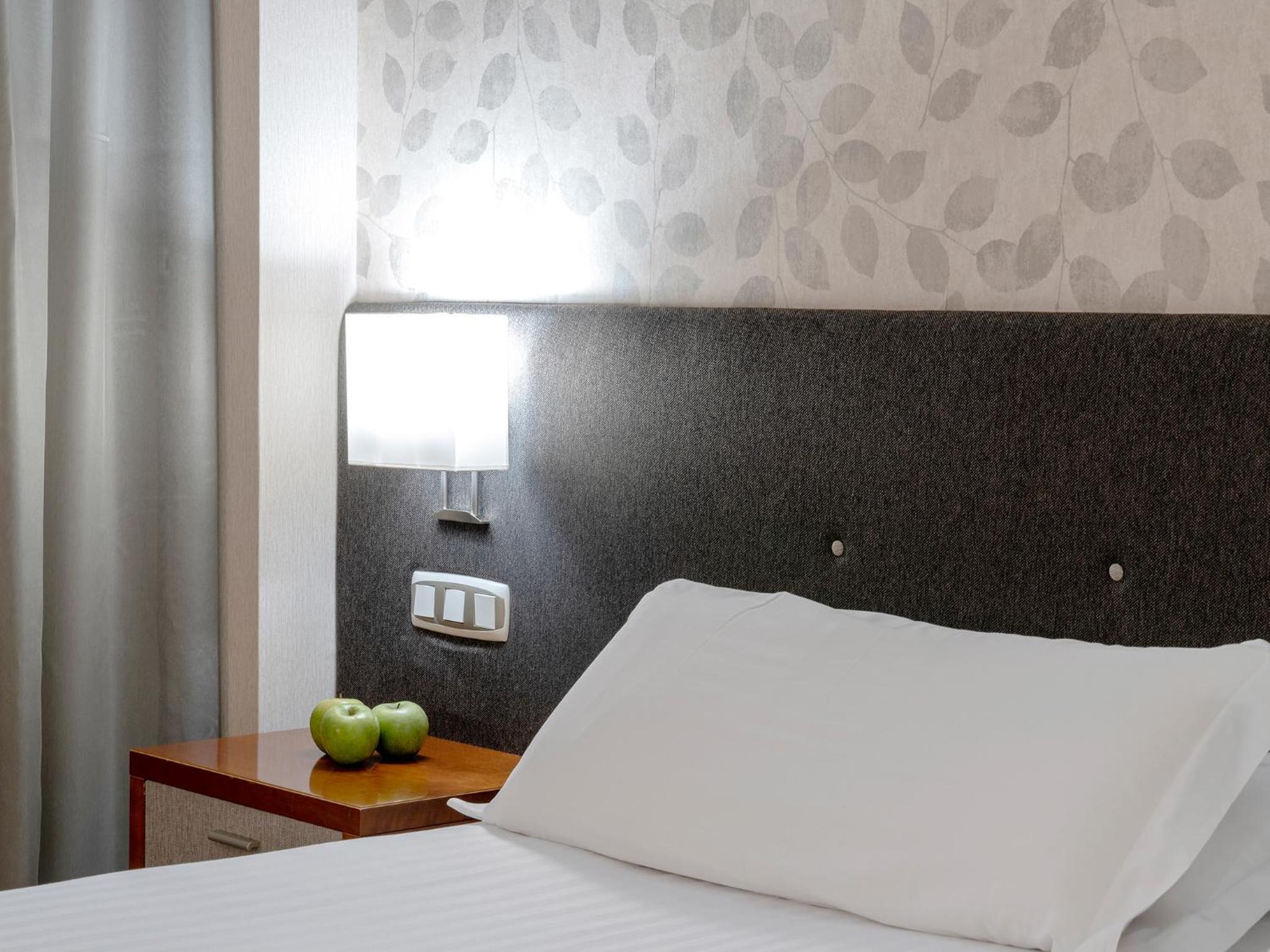 Twin Room - Photo 9
