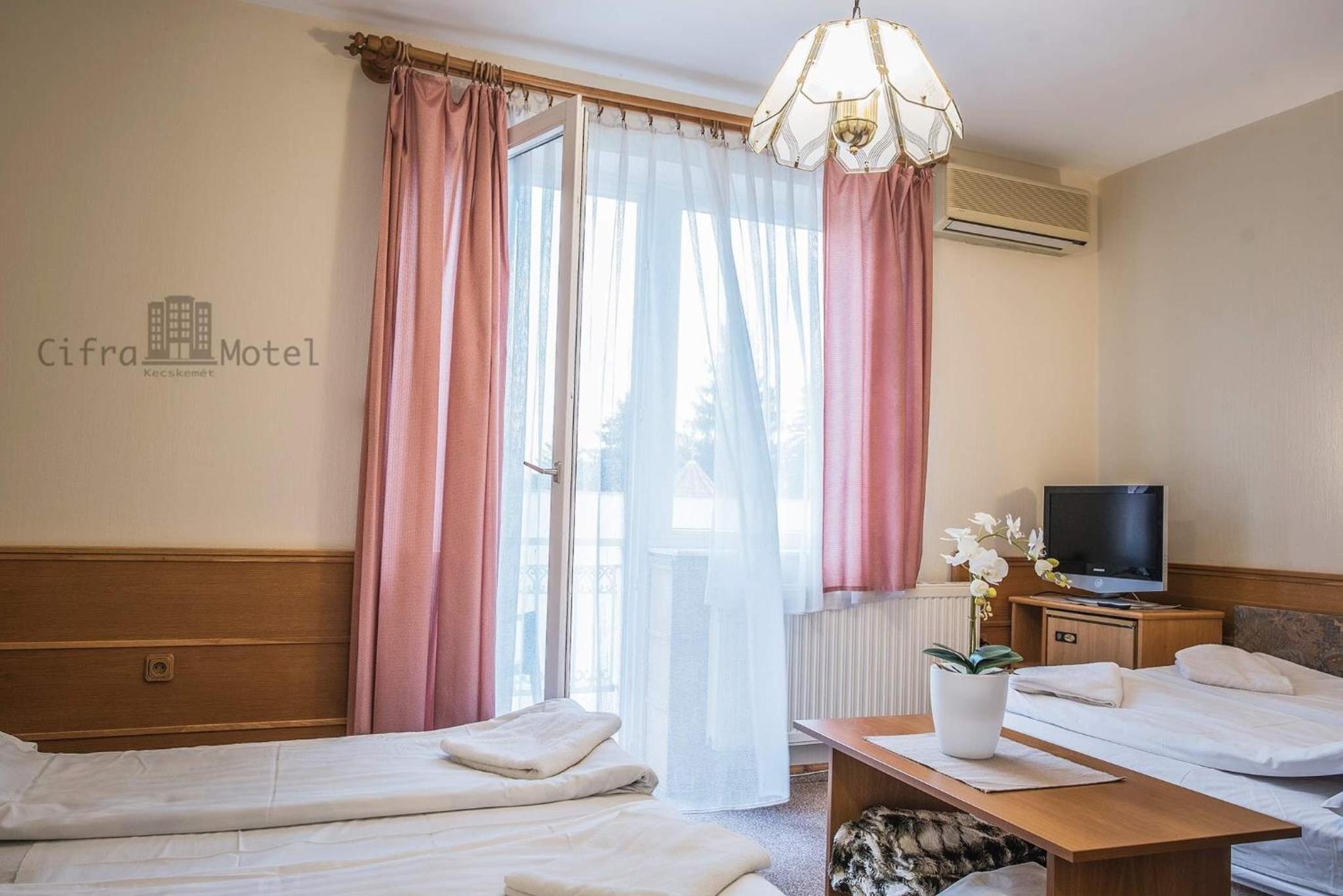 Quadruple Room With Balcony photo 3