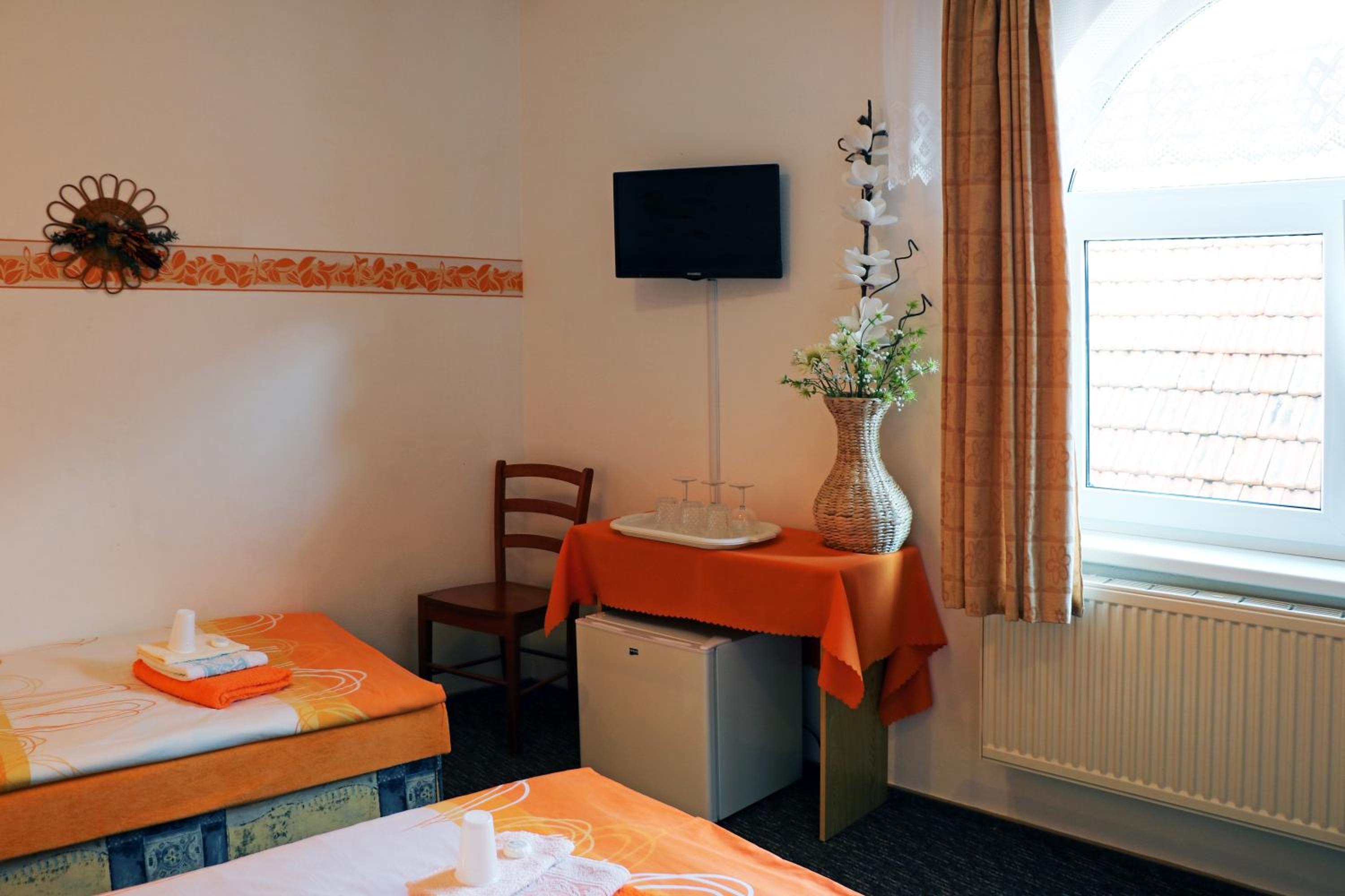 Triple Room with Private Bathroom photo 3